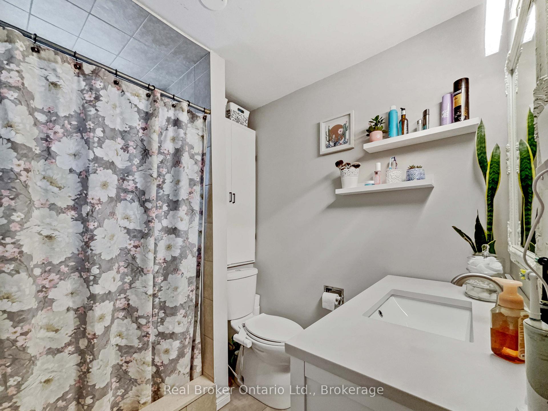 Photo 12 of 71 Harrison Avenue, Hamilton, Homeside — HOMEH