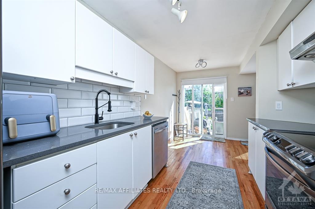 Photo 8 of 52 Daventry Crescent, Ottawa, Barrhaven - Longfields — HOMEH
