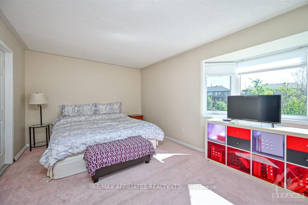 Photo 10 of 52 Daventry Crescent, Ottawa, Barrhaven - Longfields — HOMEH
