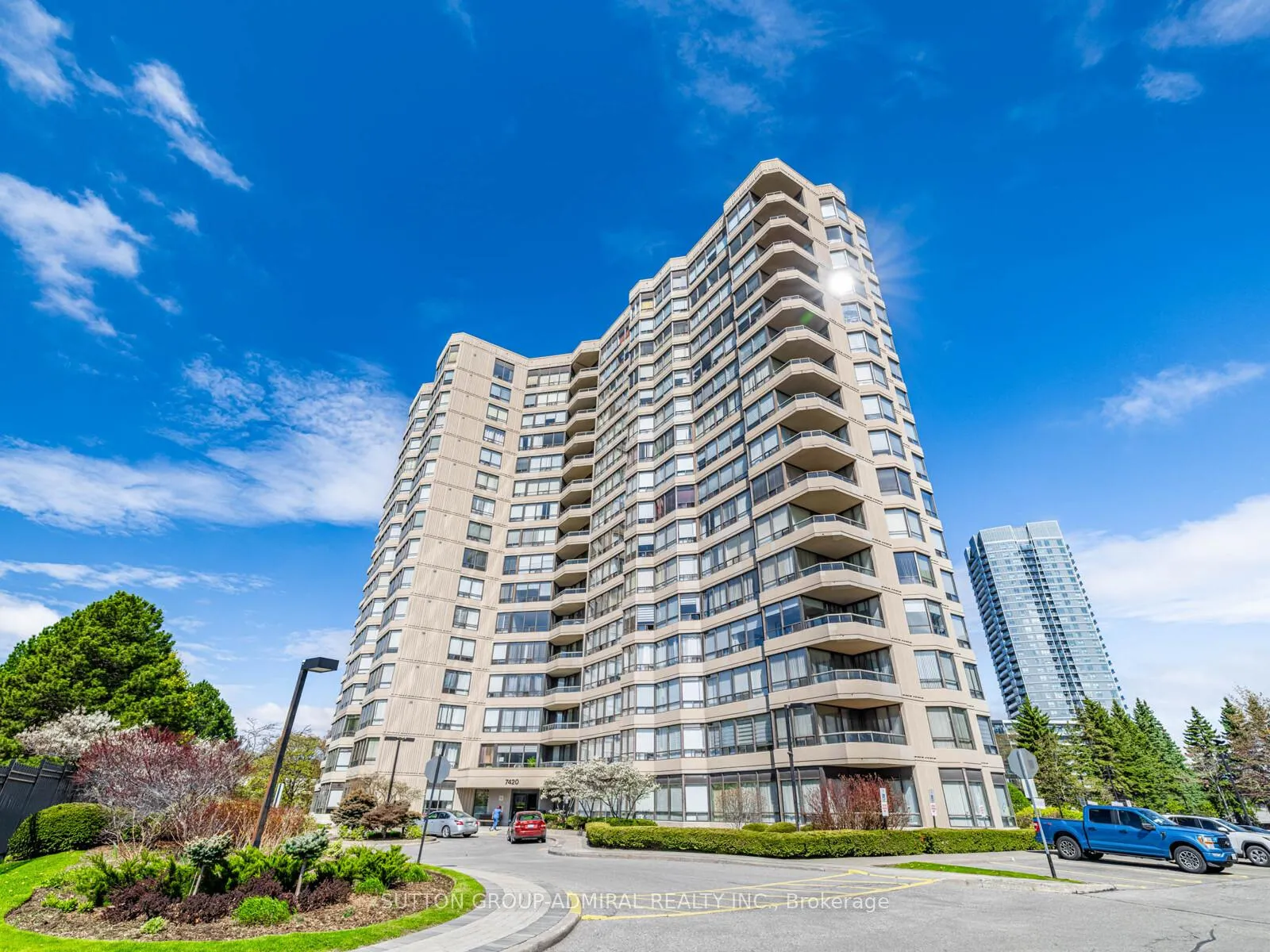 Front of Unit 1611, 7420 Bathurst Street N