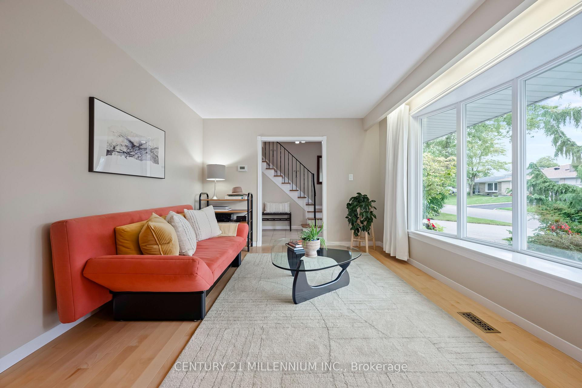 Photo 8 of 43 Erindale Crescent, Brampton, Brampton East — HOMEH