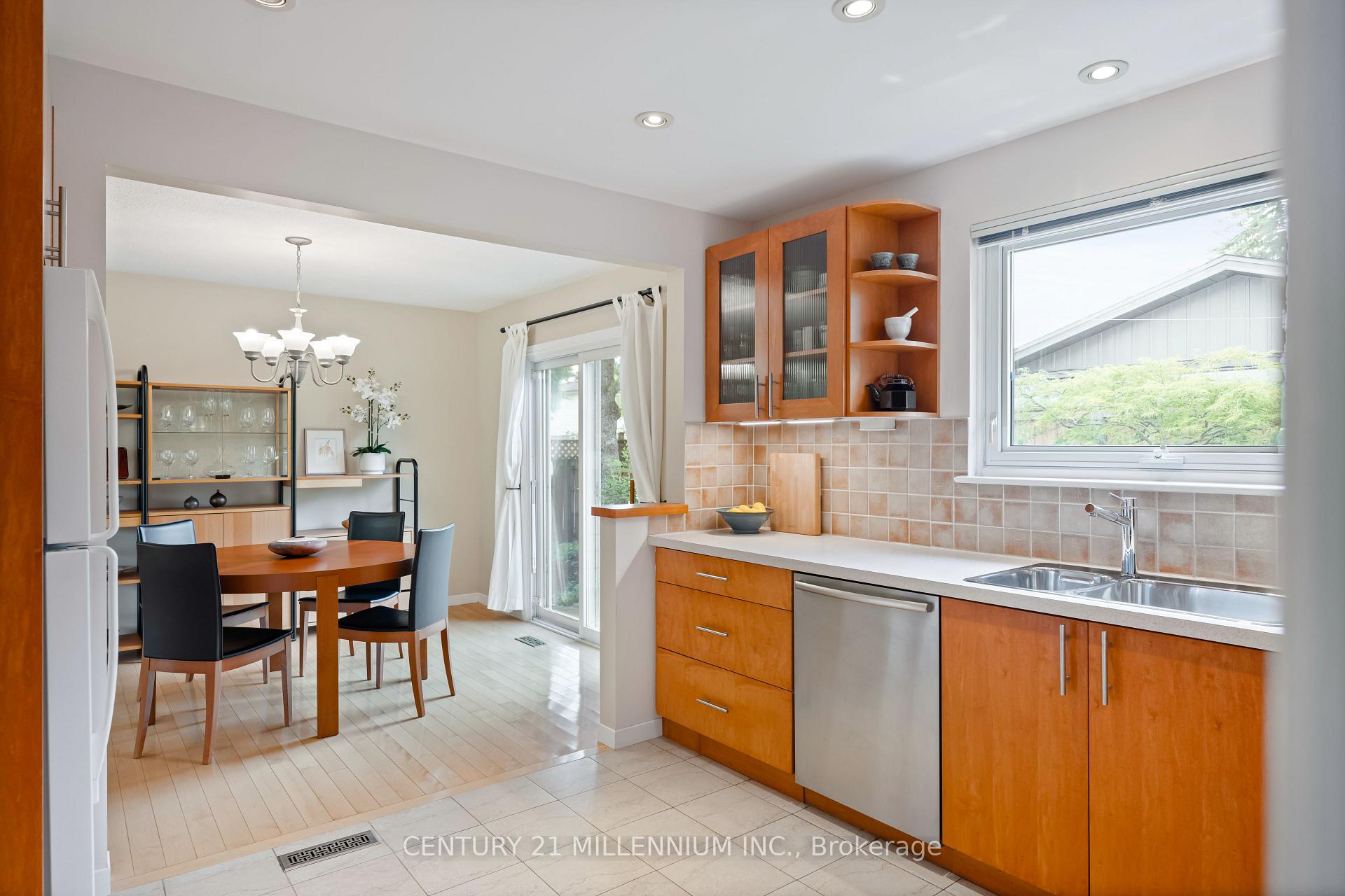 Photo 13 of 43 Erindale Crescent, Brampton, Brampton East — HOMEH