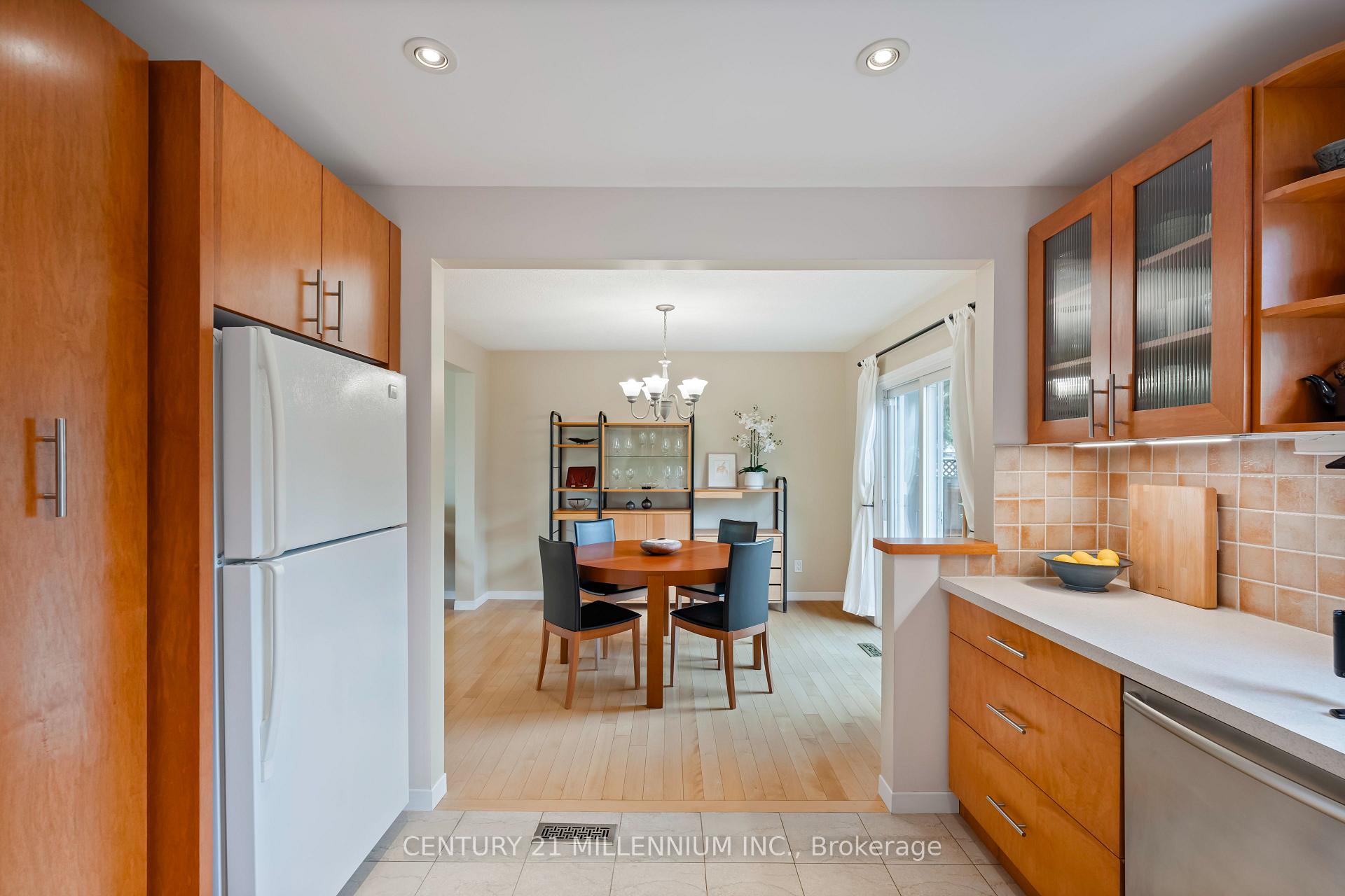 Photo 14 of 43 Erindale Crescent, Brampton, Brampton East — HOMEH