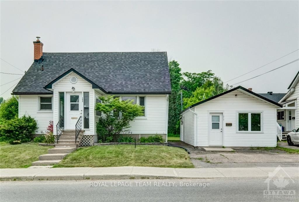 Photo 1 of 208 Bell Street, Arnprior — HOMEH