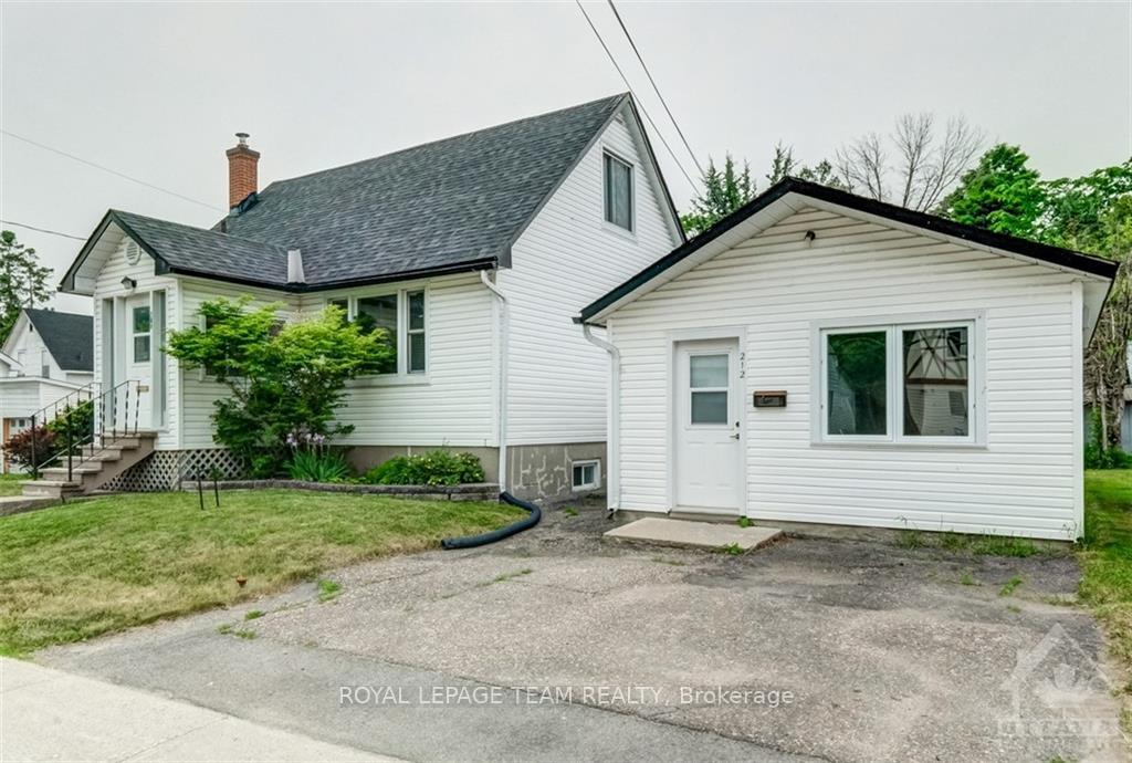 Photo 7 of 208 Bell Street, Arnprior — HOMEH