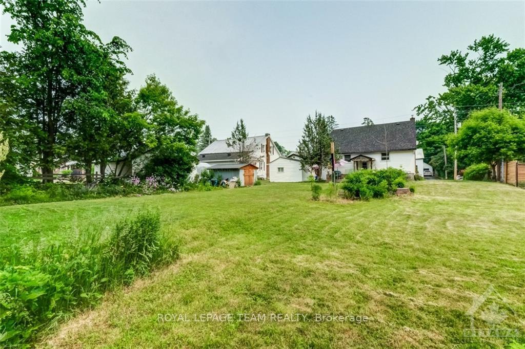 Photo 22 of 208 Bell Street, Arnprior — HOMEH