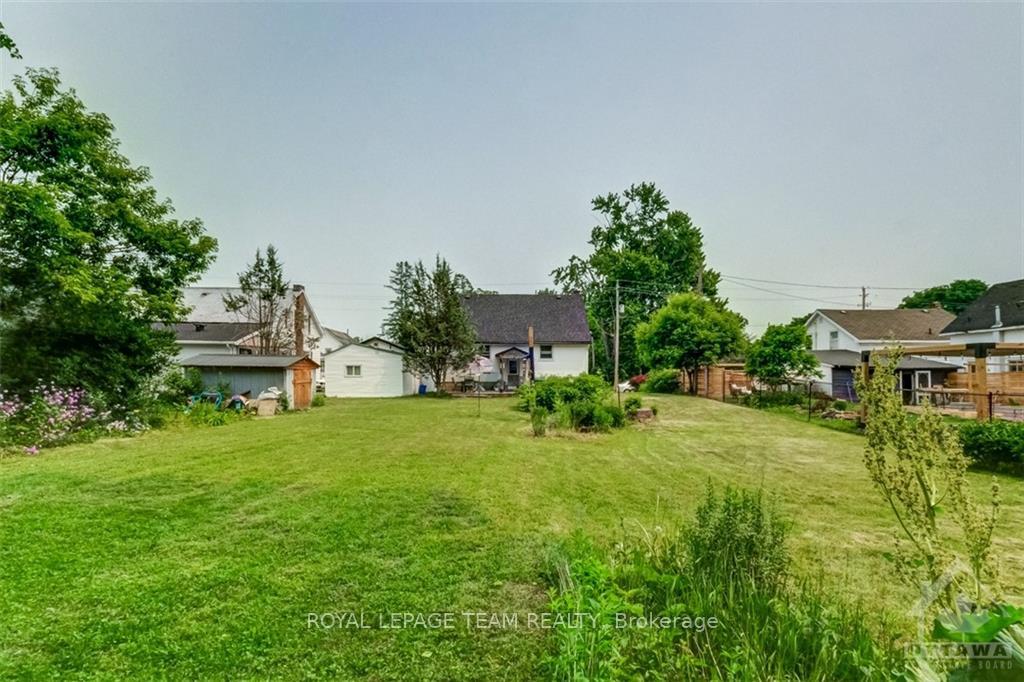 Photo 20 of 208 Bell Street, Arnprior — HOMEH