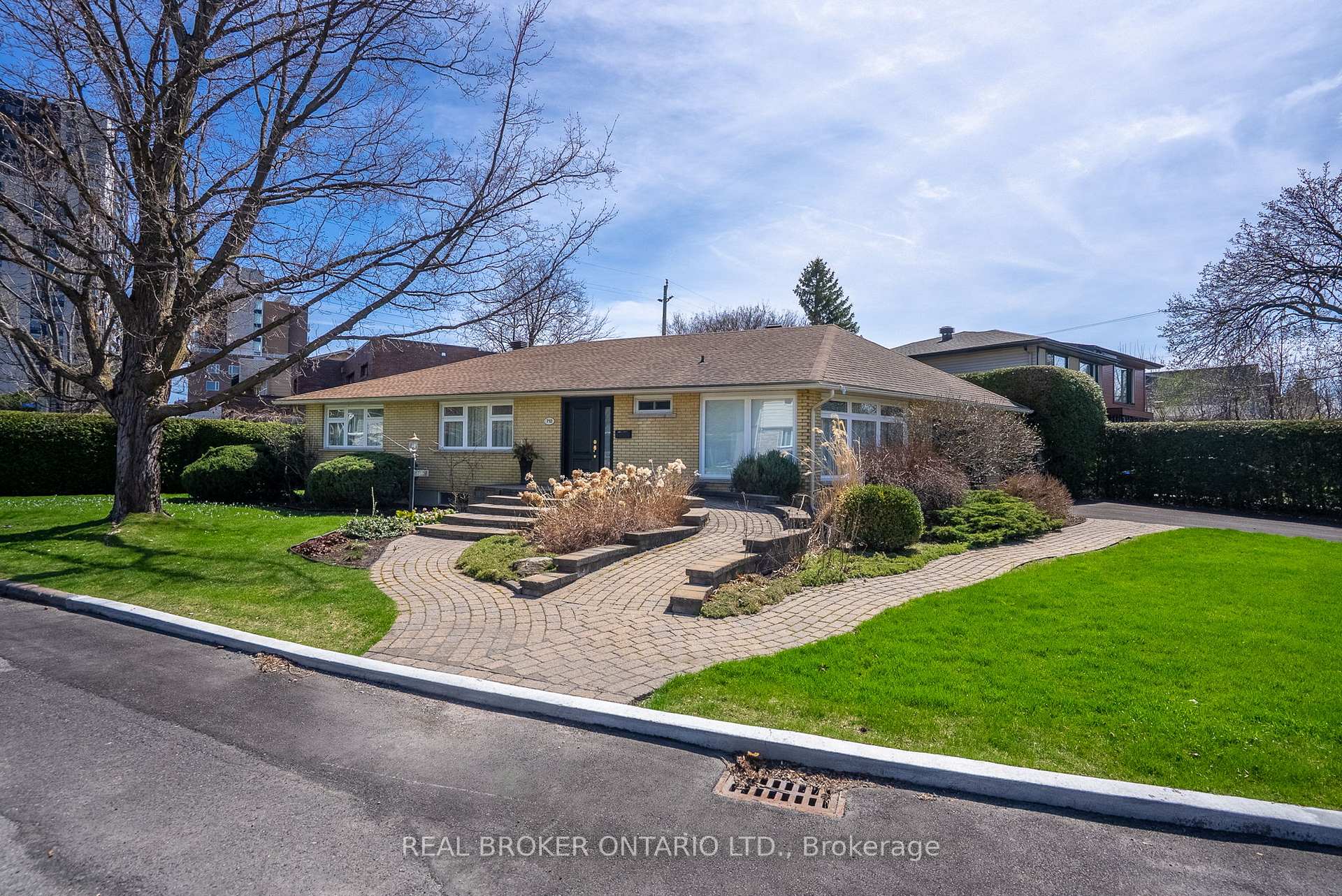Front of 712 Golden Avenue