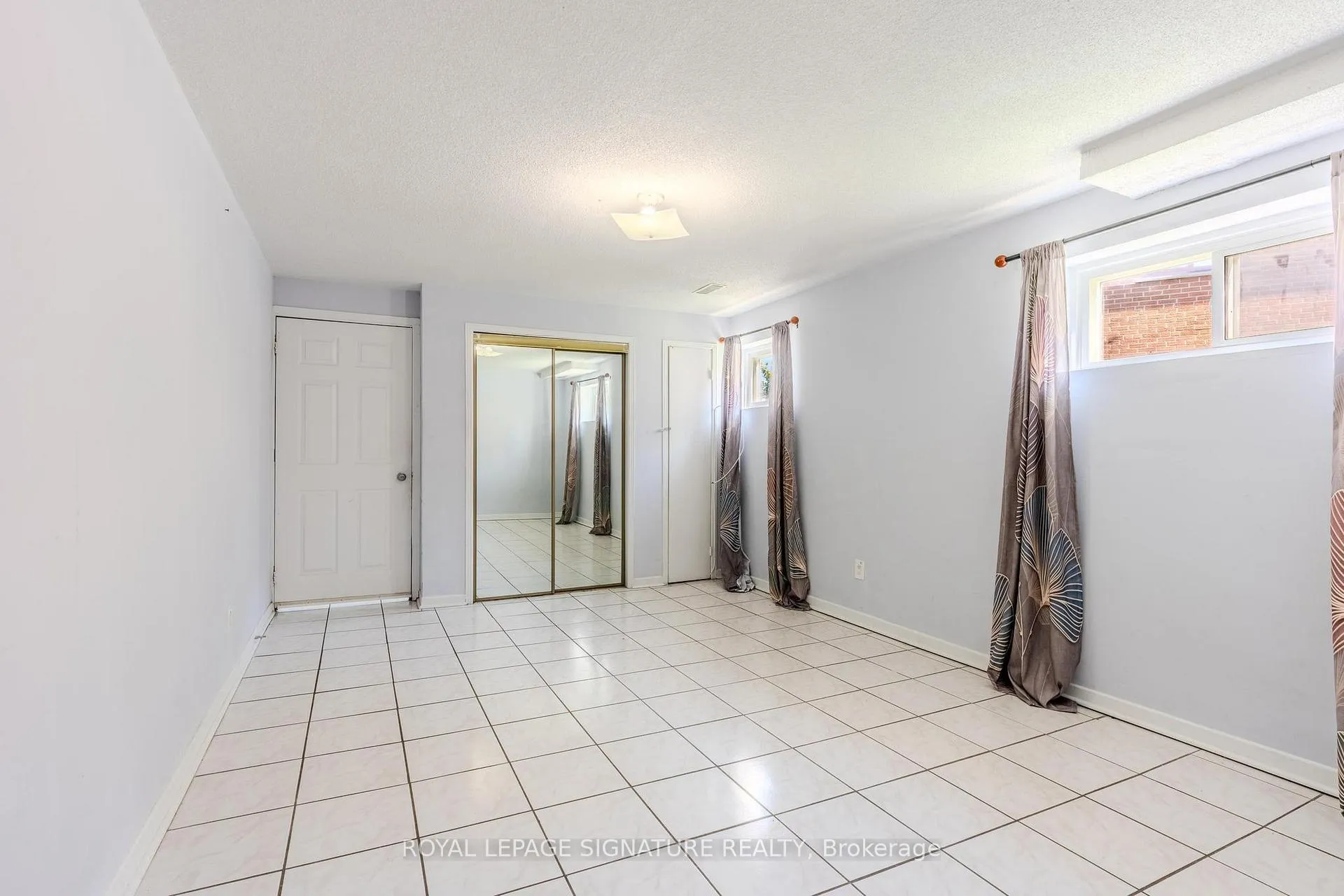Photo 2 of Unit Bsmt, 320 Royal Salisbury Way, Brampton, Madoc — HOMEH