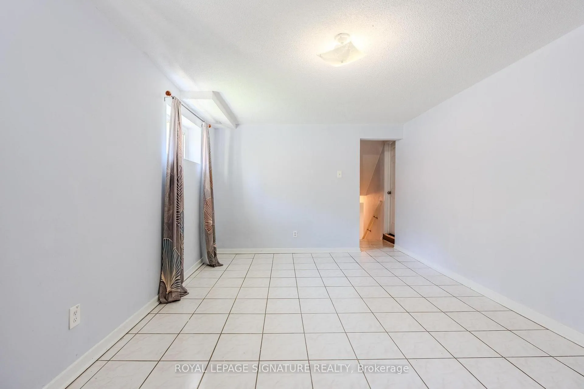 Photo 3 of Unit Bsmt, 320 Royal Salisbury Way, Brampton, Madoc — HOMEH