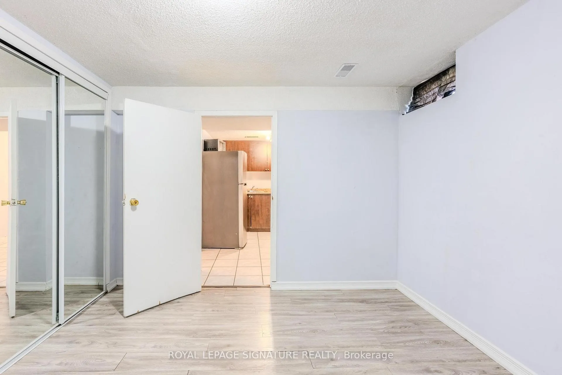 Photo 11 of Unit Bsmt, 320 Royal Salisbury Way, Brampton, Madoc — HOMEH