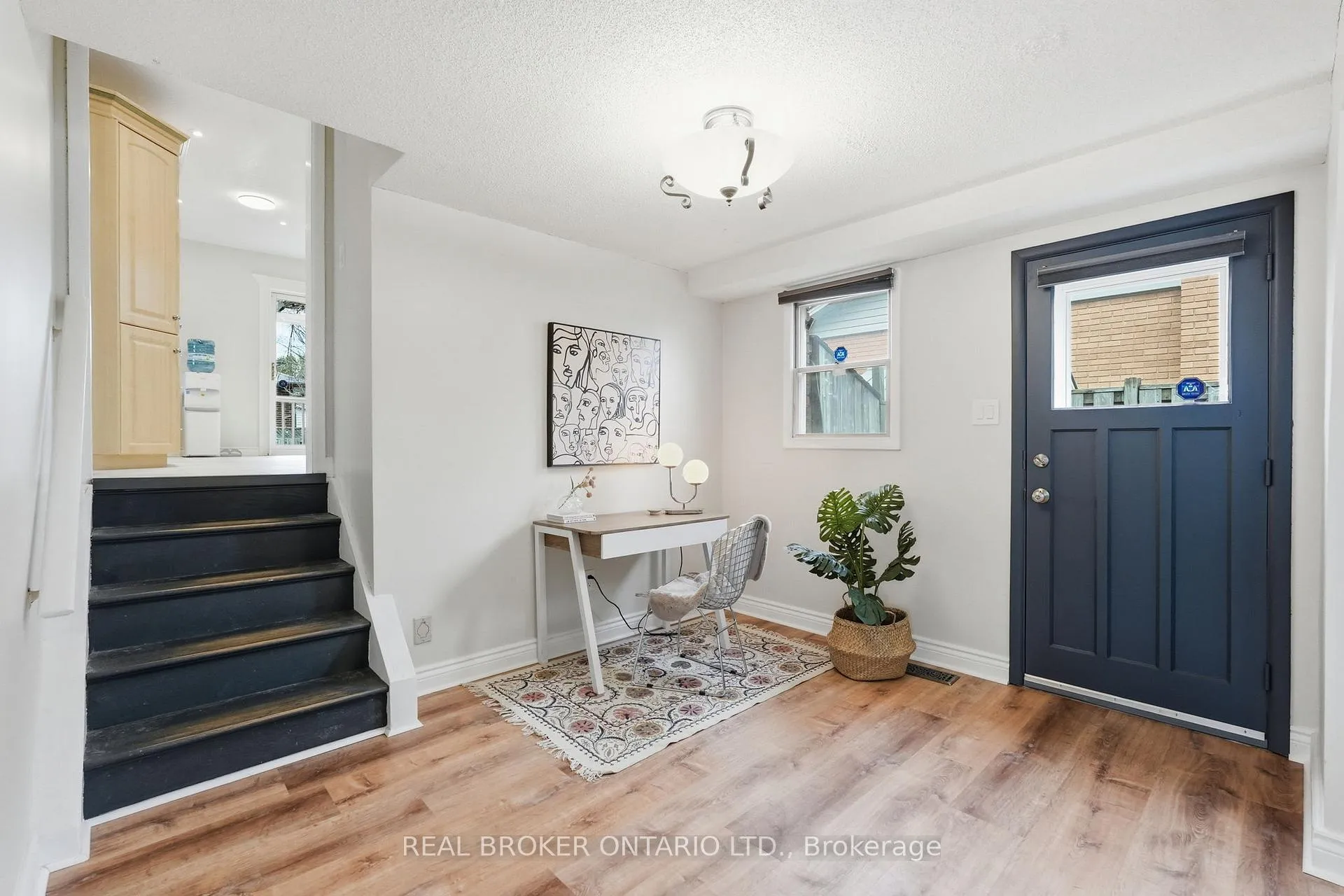 Photo 6 of 178 Delmar Drive, Hamilton, Buchanan — HOMEH