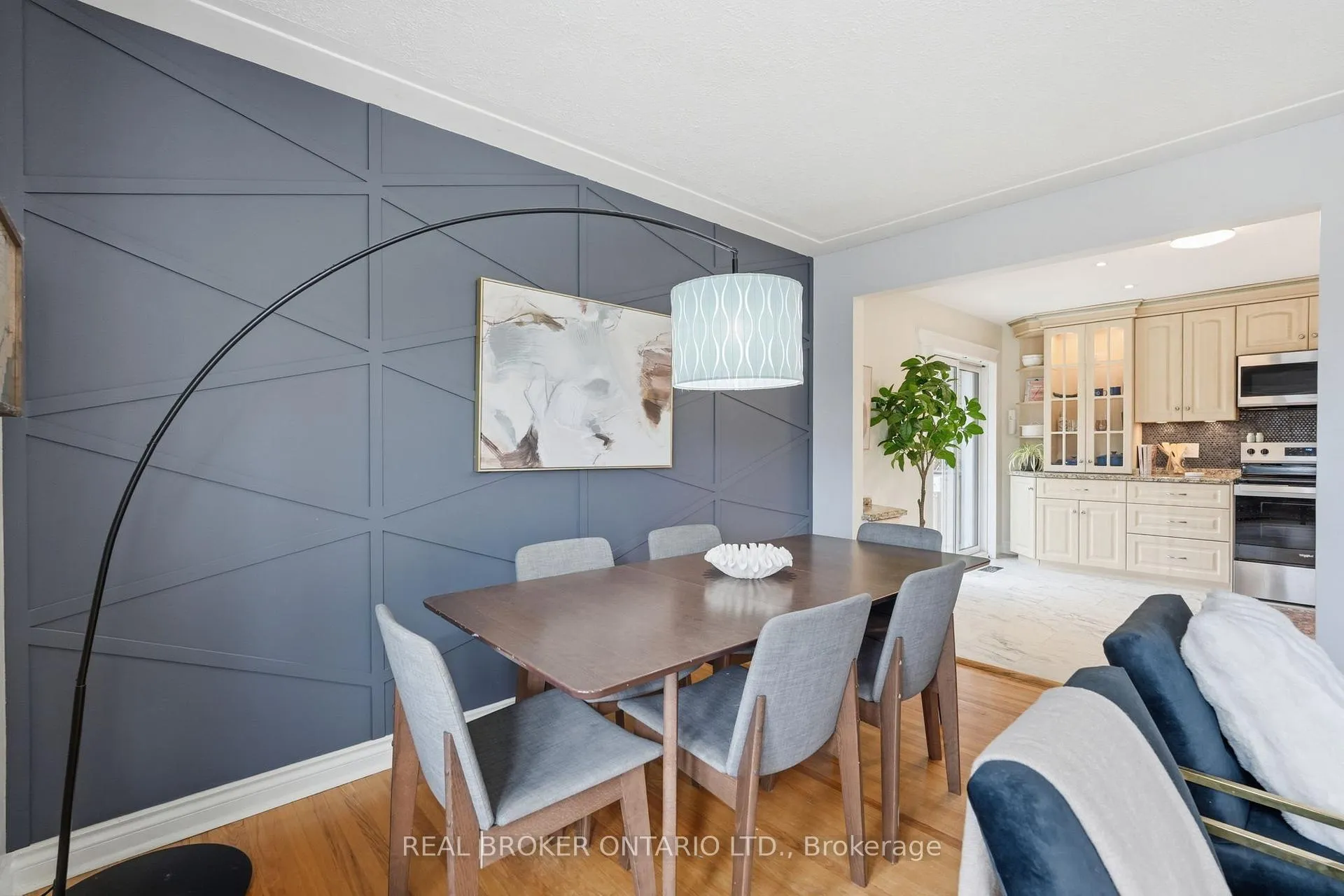 Photo 17 of 178 Delmar Drive, Hamilton, Buchanan — HOMEH