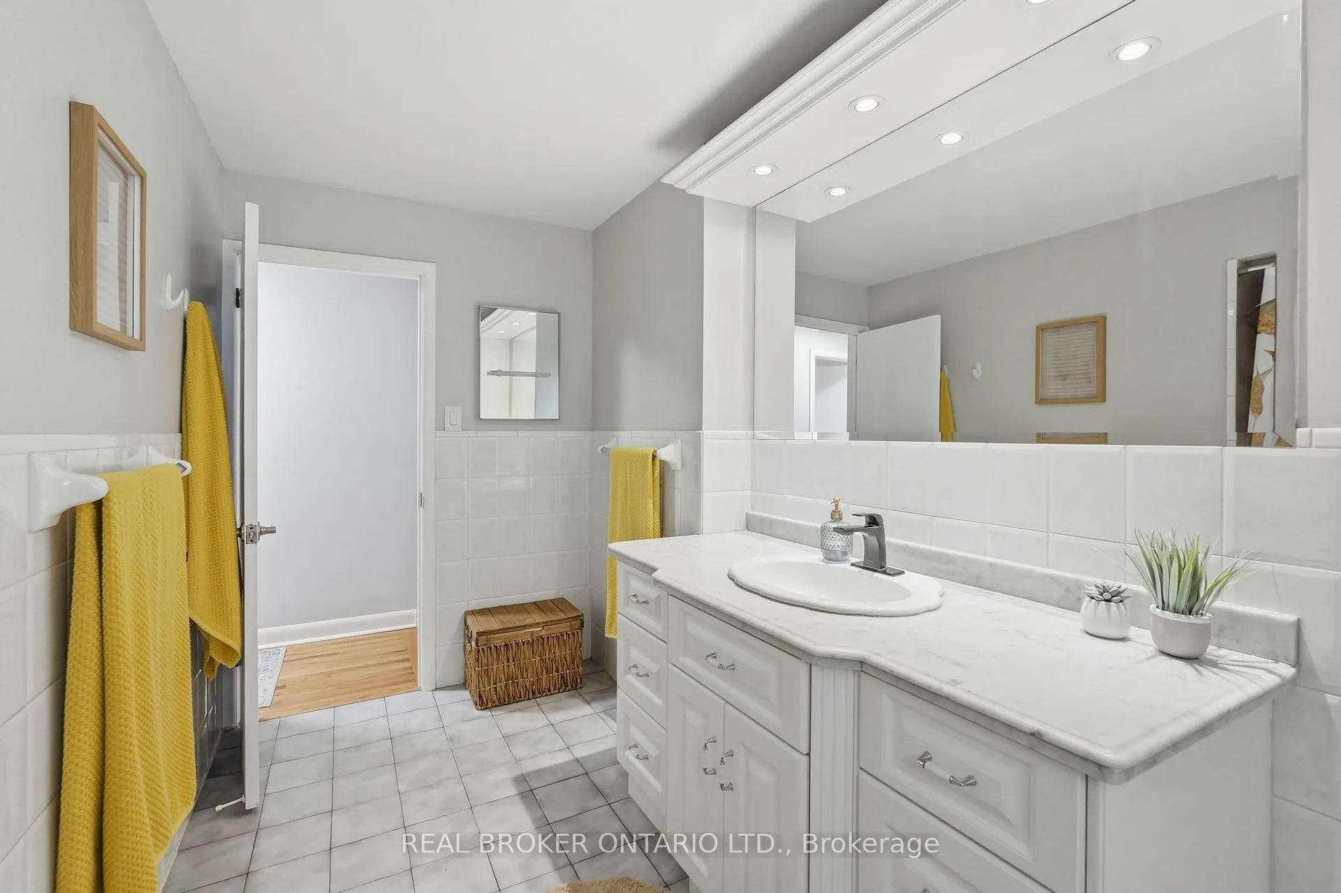 Photo 26 of 178 Delmar Drive, Hamilton, Buchanan — HOMEH