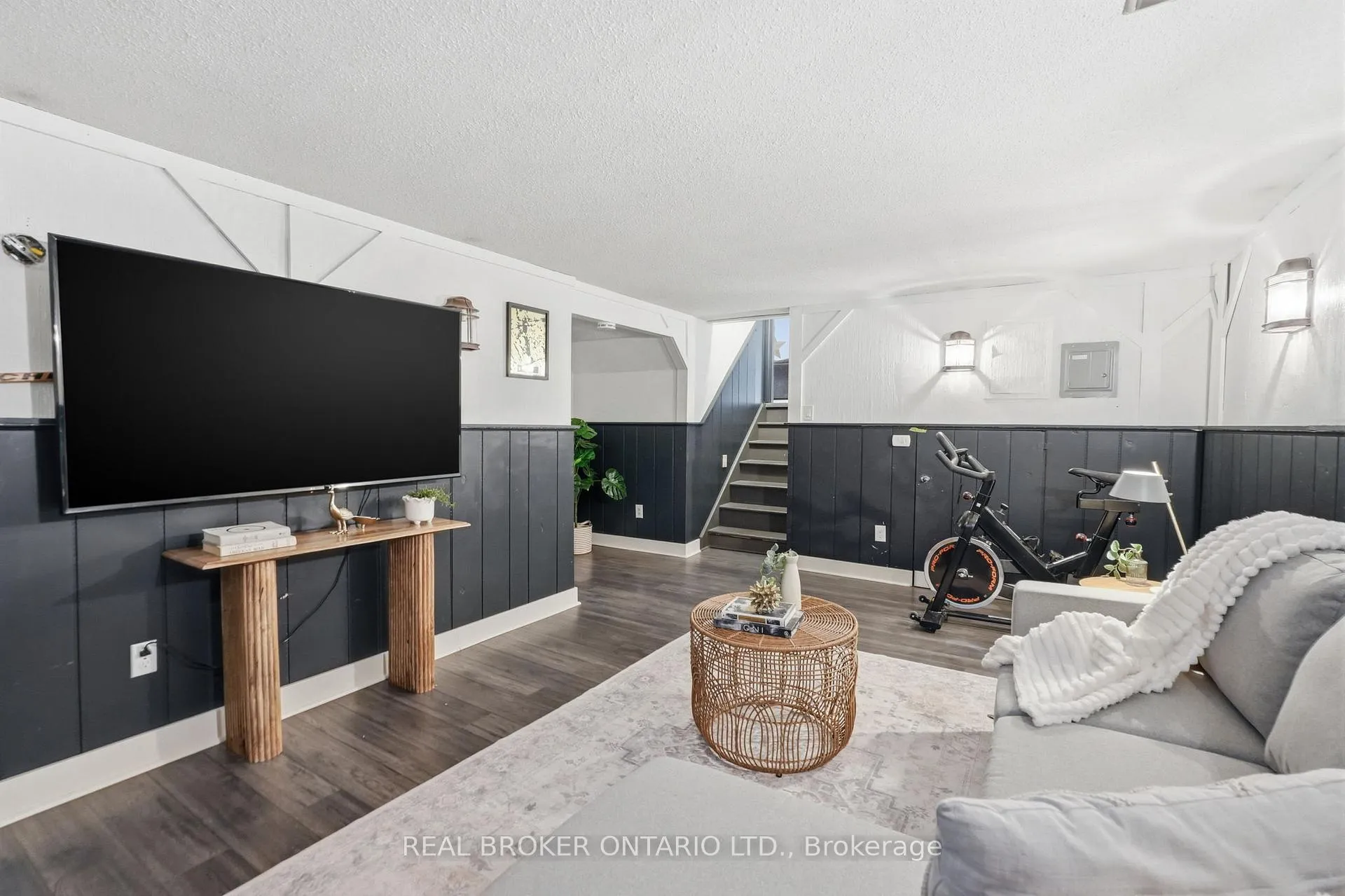 Photo 37 of 178 Delmar Drive, Hamilton, Buchanan — HOMEH
