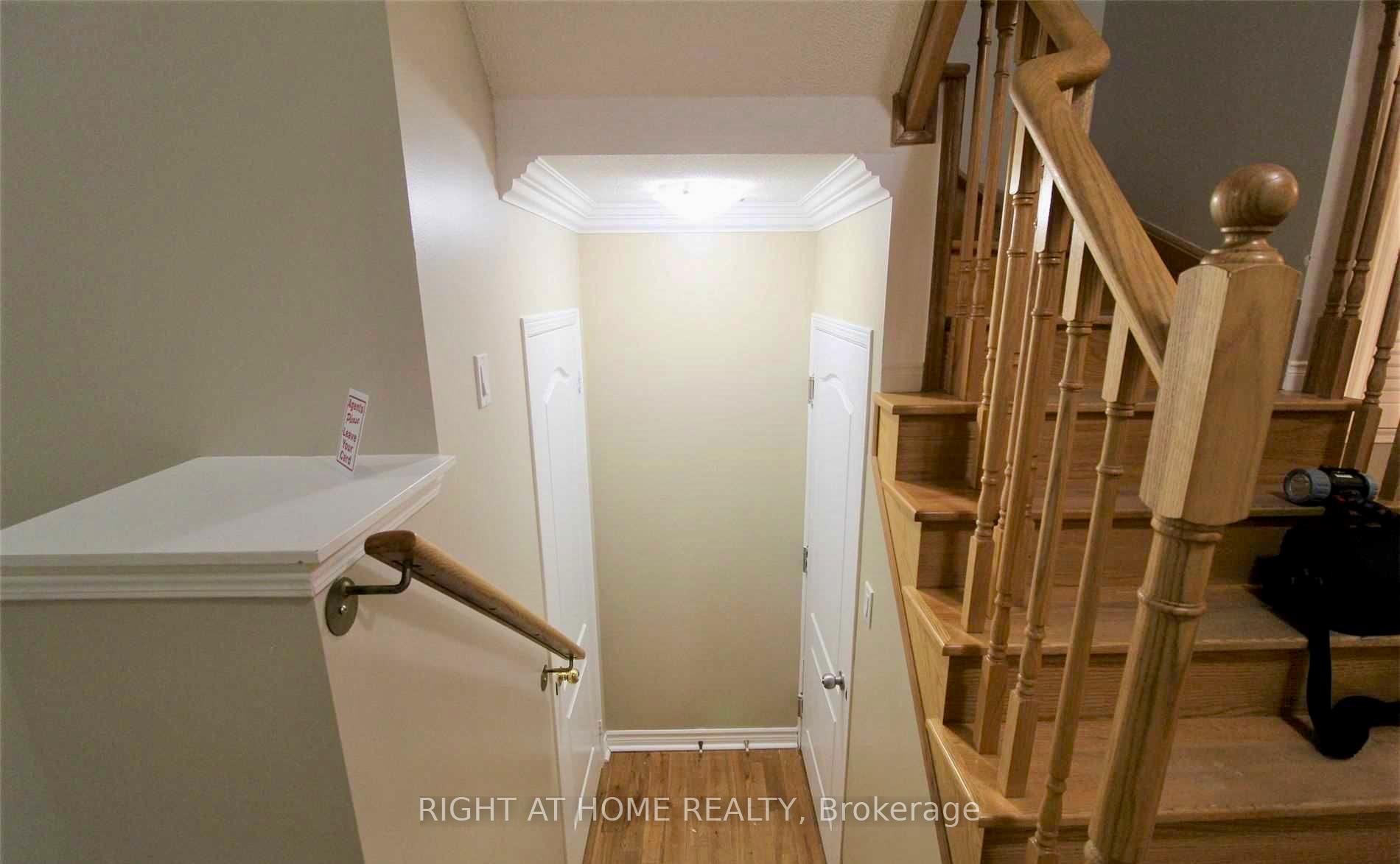 Photo 8 of 43 Bushmill Circle, Brampton, Fletcher's Meadow — HOMEH
