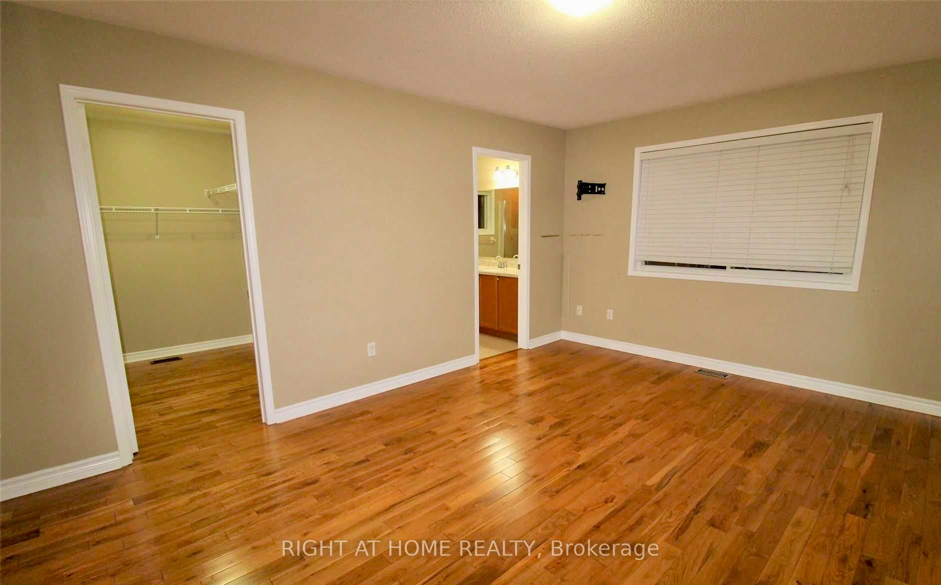 Photo 11 of 43 Bushmill Circle, Brampton, Fletcher's Meadow — HOMEH