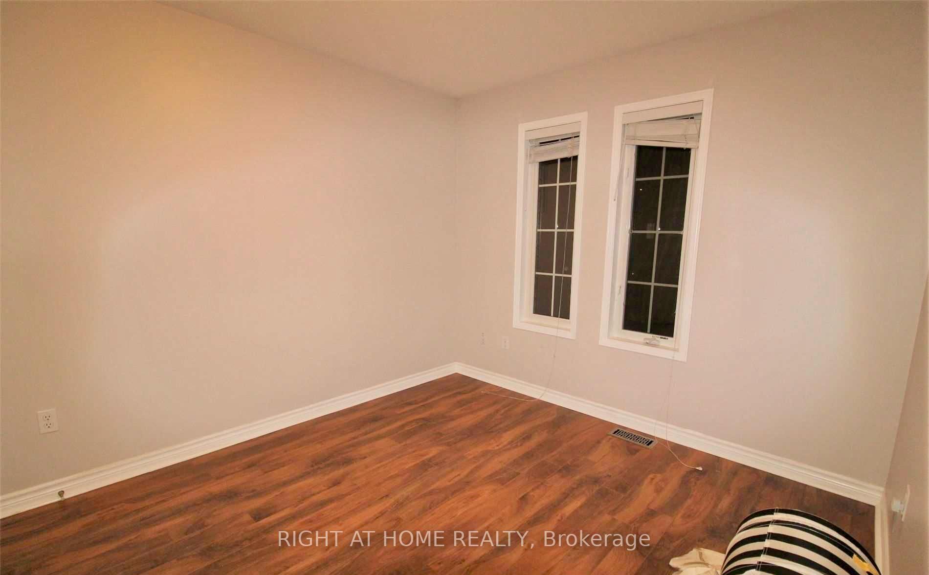 Photo 16 of 43 Bushmill Circle, Brampton, Fletcher's Meadow — HOMEH