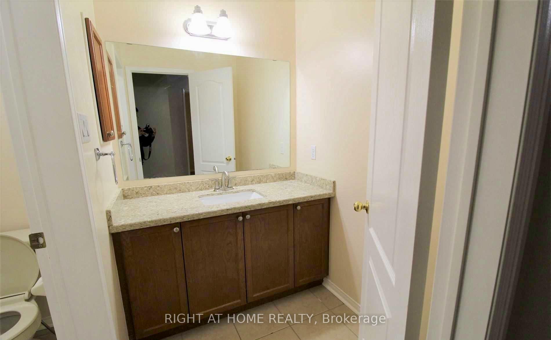 Photo 17 of 43 Bushmill Circle, Brampton, Fletcher's Meadow — HOMEH