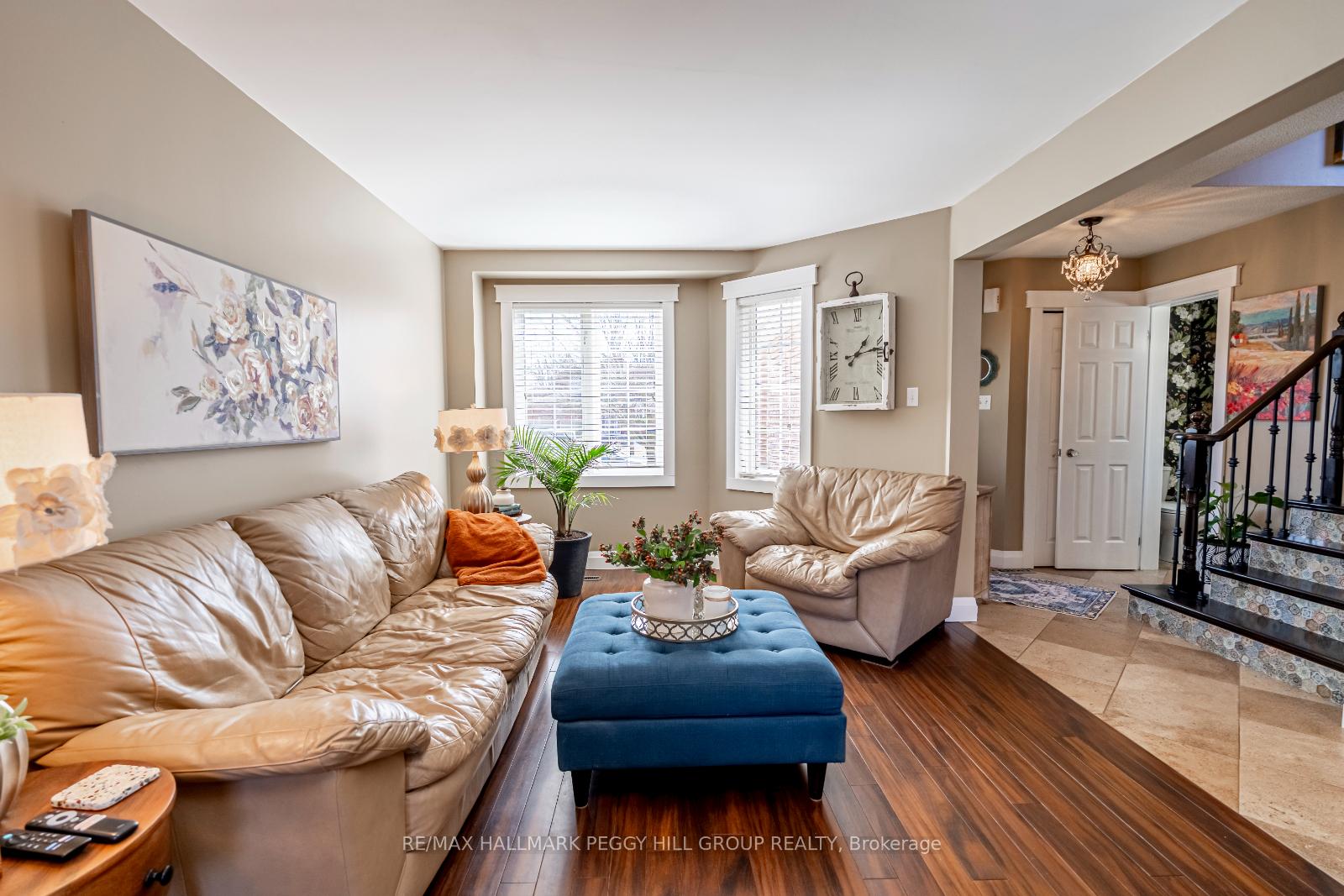 Photo 3 of 148 Wessenger Drive, Barrie, Holly — HOMEH