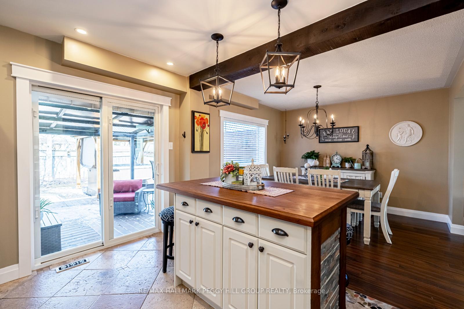 Photo 10 of 148 Wessenger Drive, Barrie, Holly — HOMEH