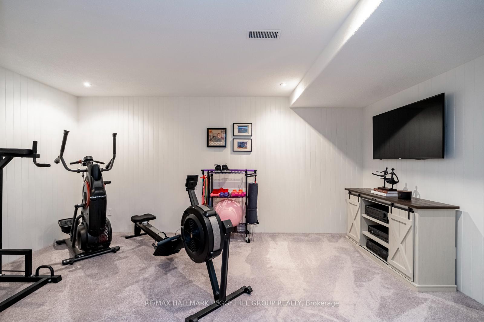 Photo 15 of 148 Wessenger Drive, Barrie, Holly — HOMEH