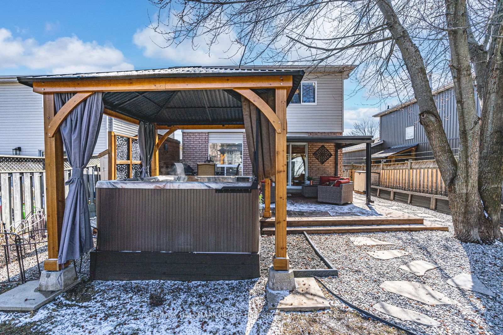 Photo 20 of 148 Wessenger Drive, Barrie, Holly — HOMEH
