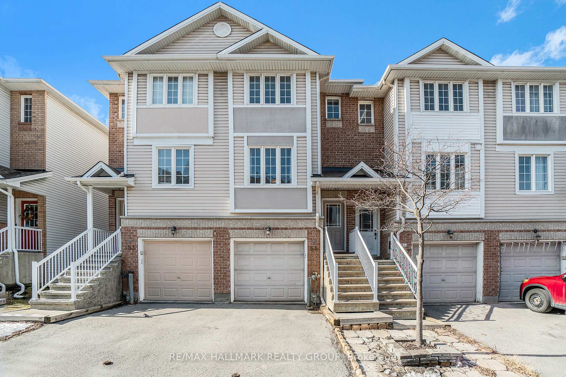 Photo 1 of 155 Fordham Private, Ottawa, Central Park — HOMEH