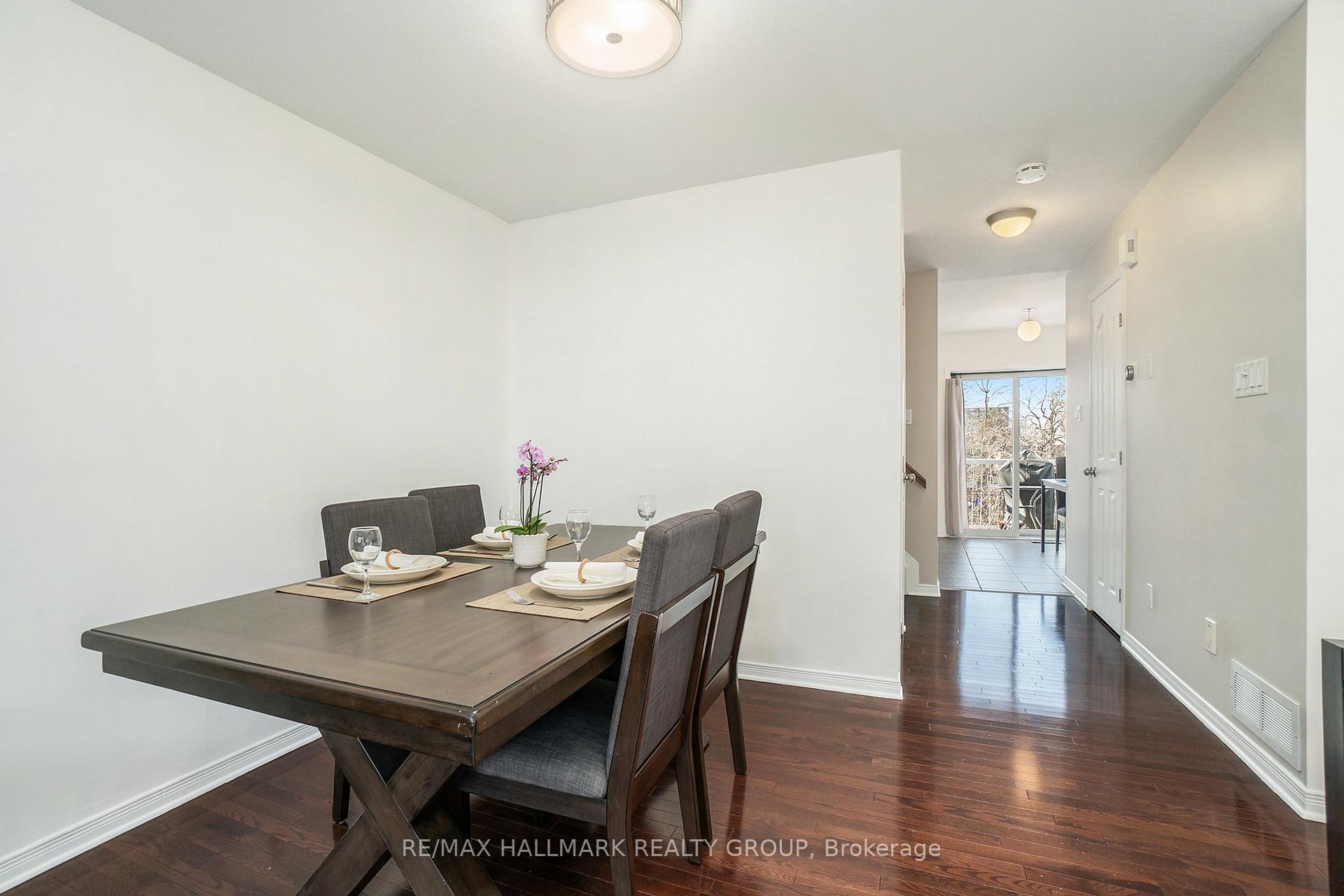 Photo 5 of 155 Fordham Private, Ottawa, Central Park — HOMEH