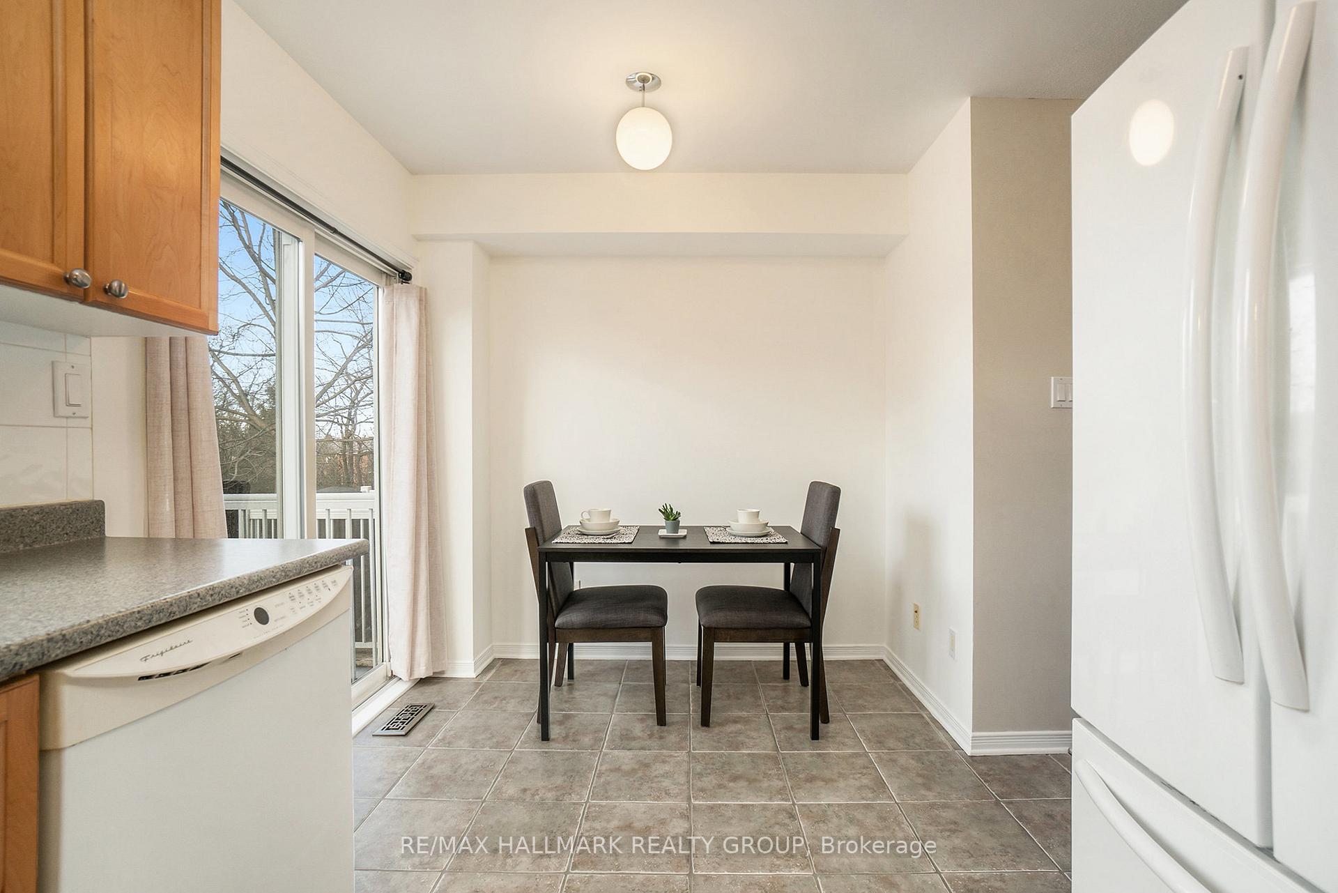 Photo 16 of 155 Fordham Private, Ottawa, Central Park — HOMEH