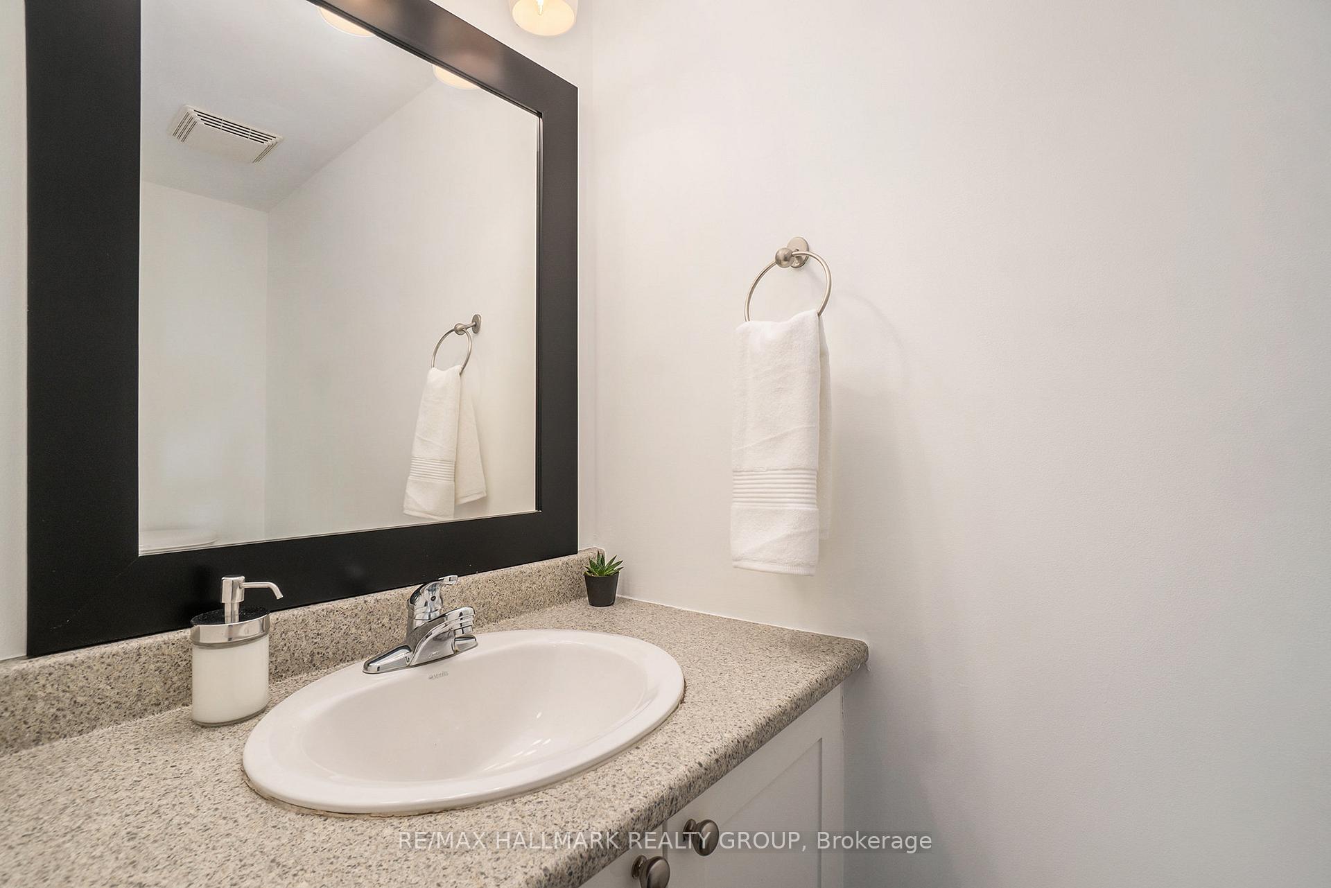 Photo 11 of 155 Fordham Private, Ottawa, Central Park — HOMEH