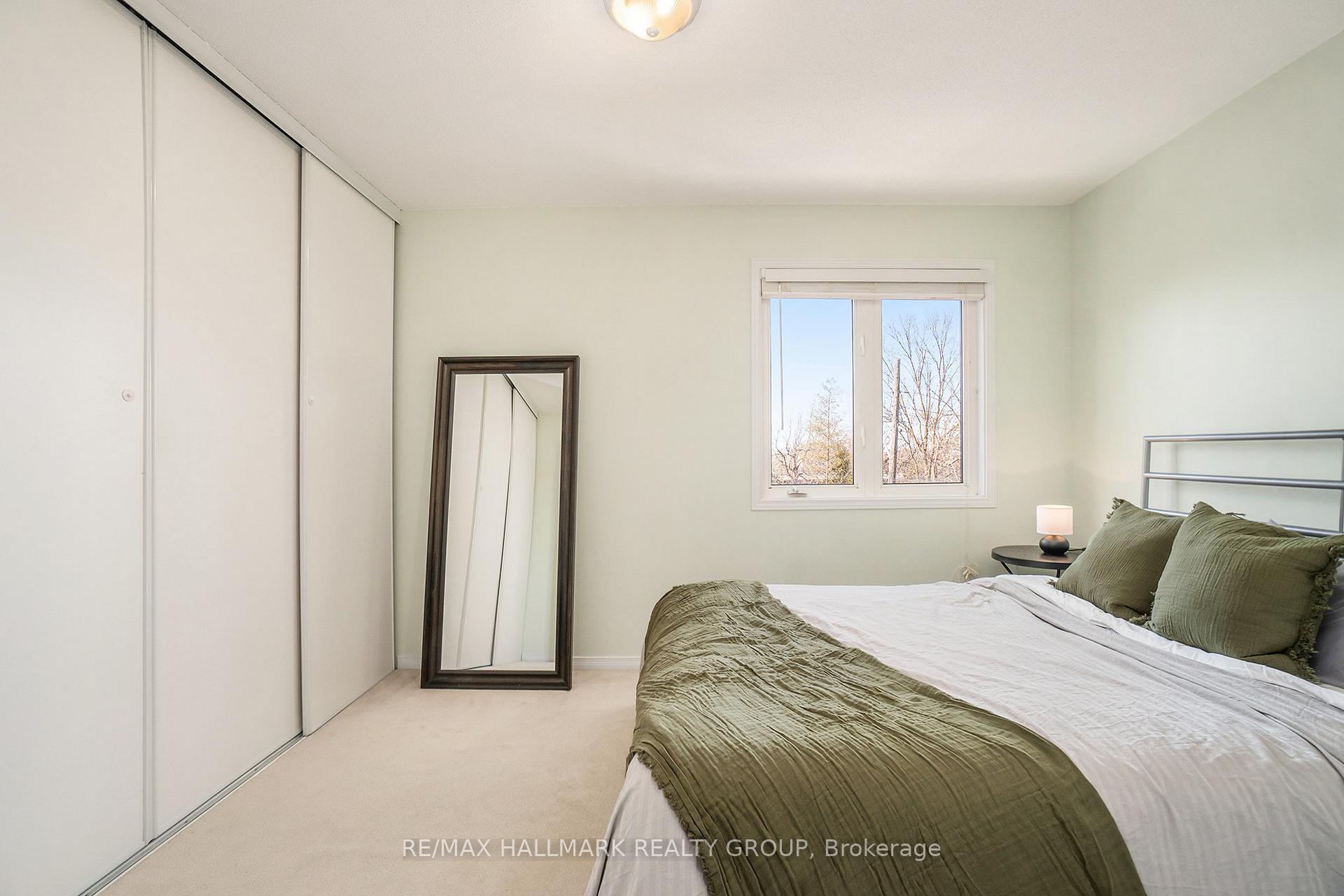 Photo 17 of 155 Fordham Private, Ottawa, Central Park — HOMEH