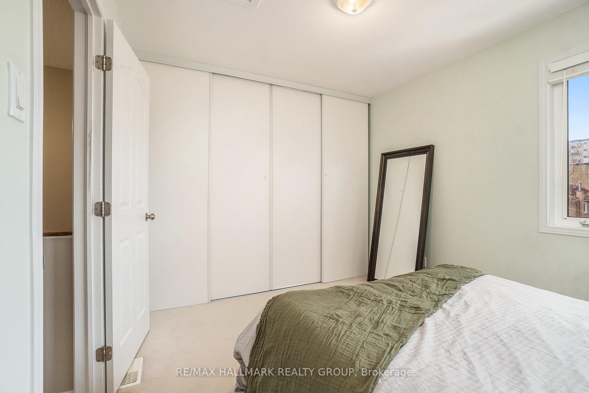 Photo 21 of 155 Fordham Private, Ottawa, Central Park — HOMEH