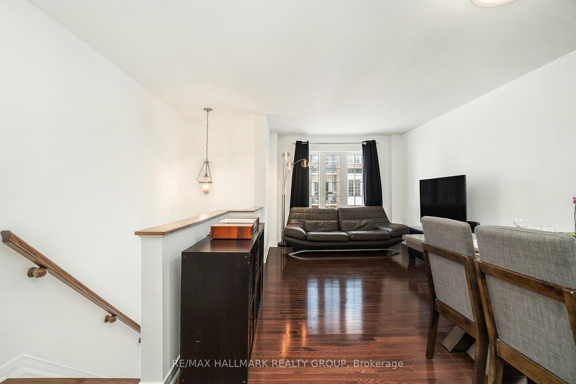 Photo 24 of 155 Fordham Private, Ottawa, Central Park — HOMEH