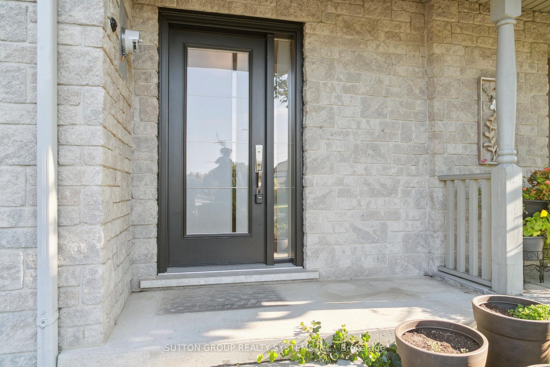 Photo 2 of 57 Foxborough Drive, Hamilton, Ancaster — HOMEH