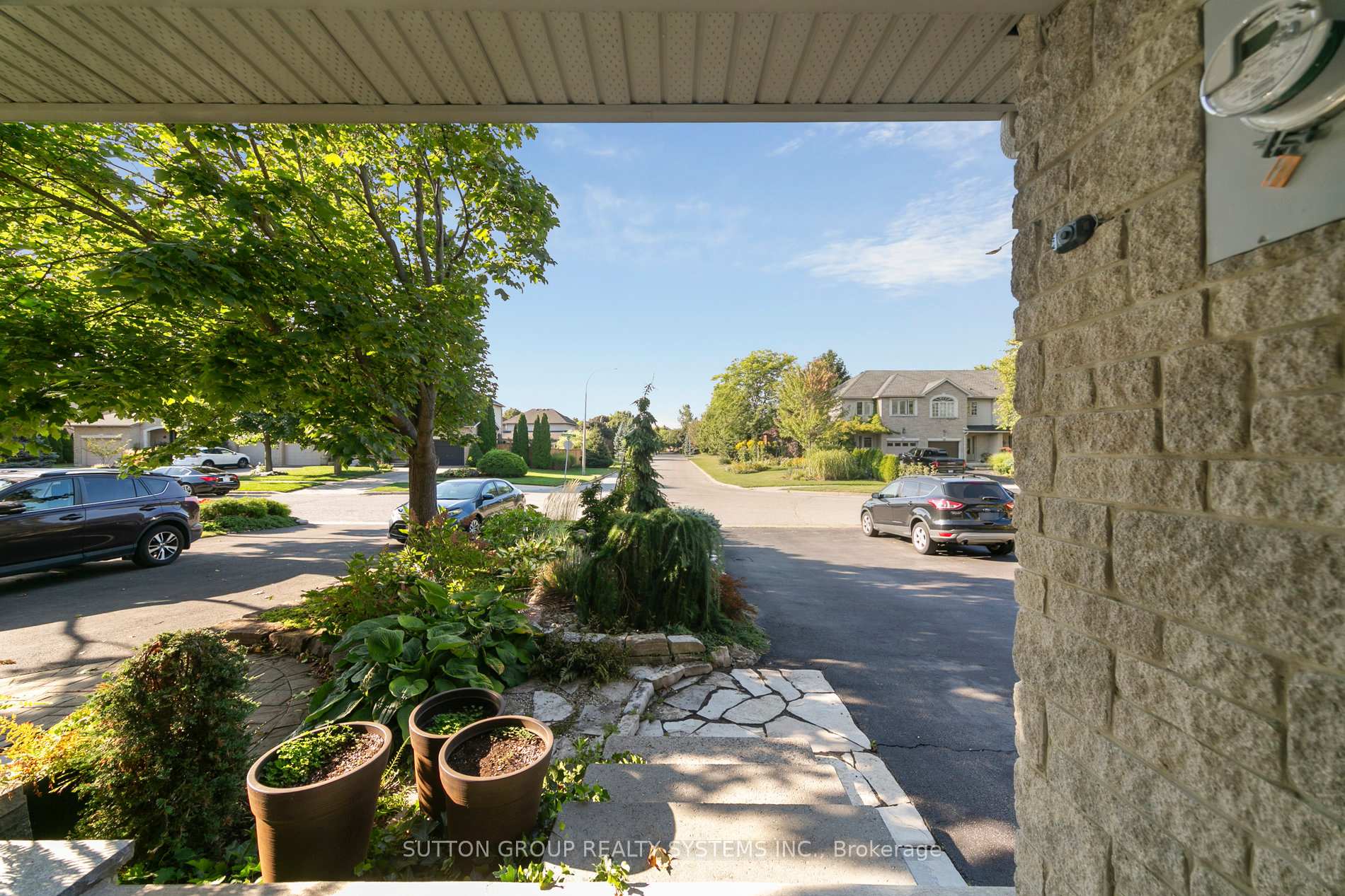 Photo 3 of 57 Foxborough Drive, Hamilton, Ancaster — HOMEH