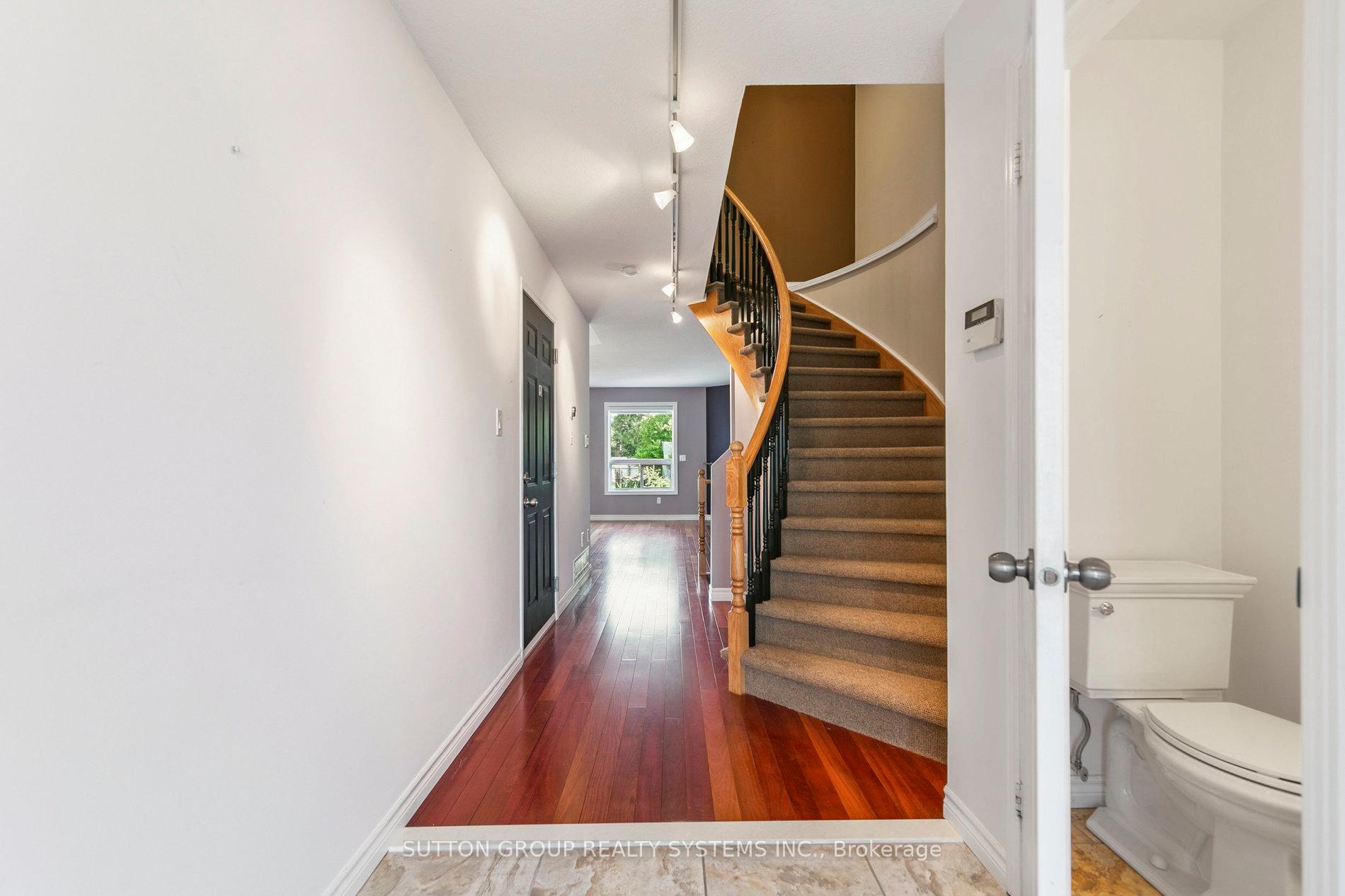 Photo 4 of 57 Foxborough Drive, Hamilton, Ancaster — HOMEH