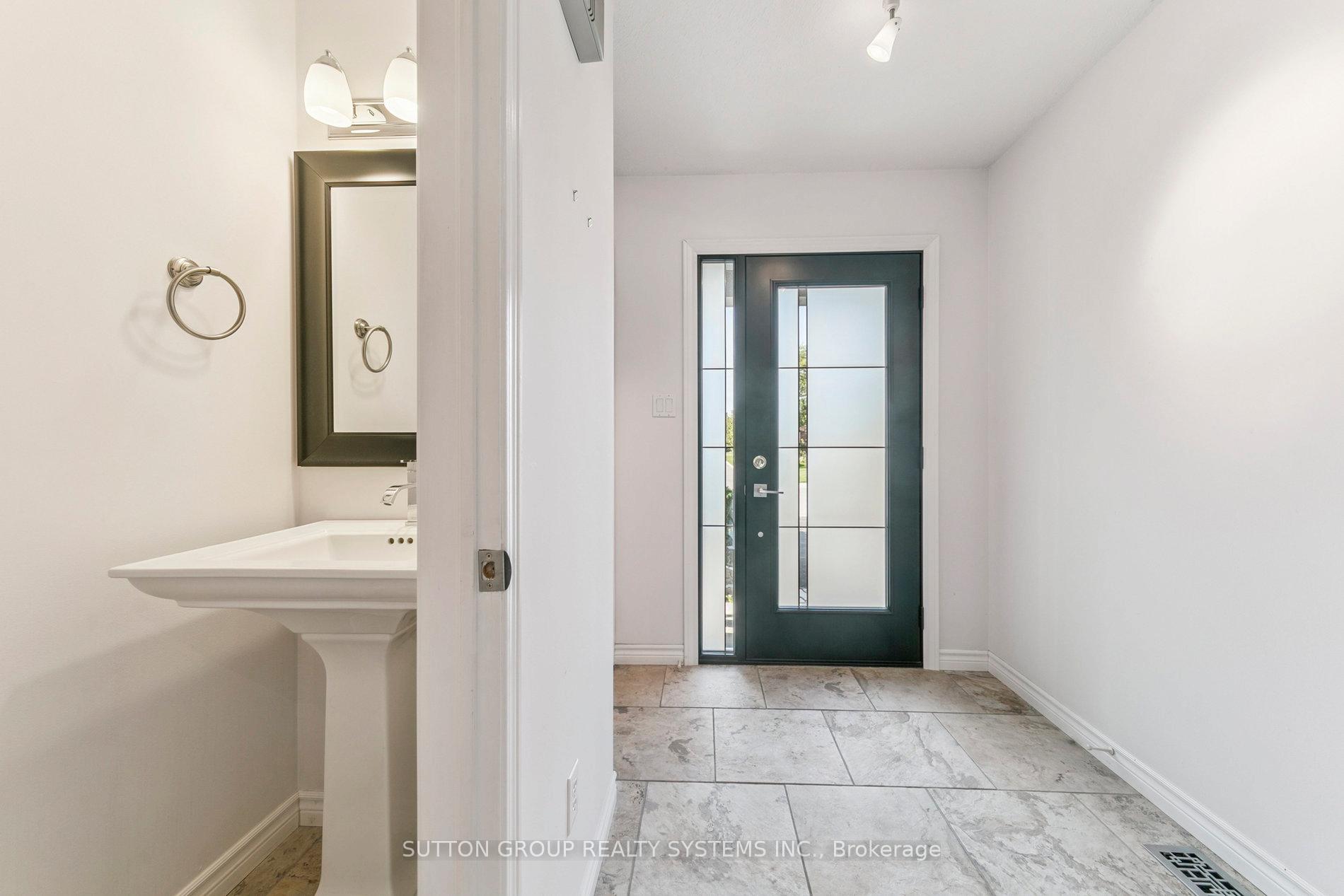 Photo 7 of 57 Foxborough Drive, Hamilton, Ancaster — HOMEH
