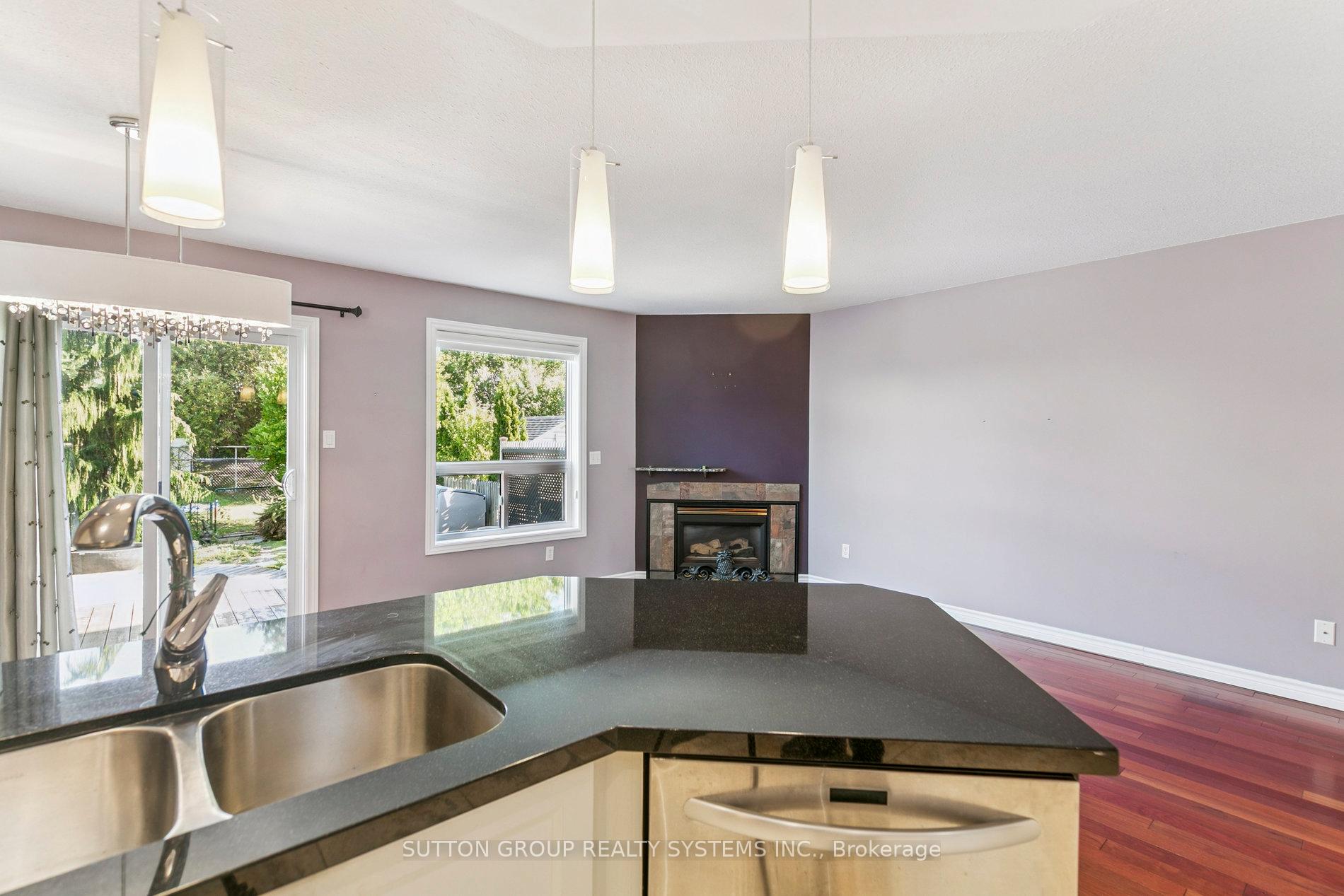 Photo 12 of 57 Foxborough Drive, Hamilton, Ancaster — HOMEH