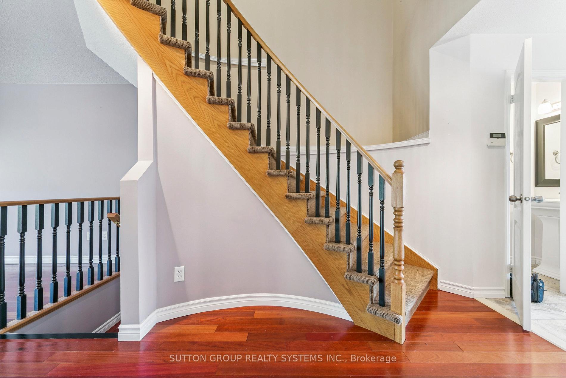 Photo 23 of 57 Foxborough Drive, Hamilton, Ancaster — HOMEH
