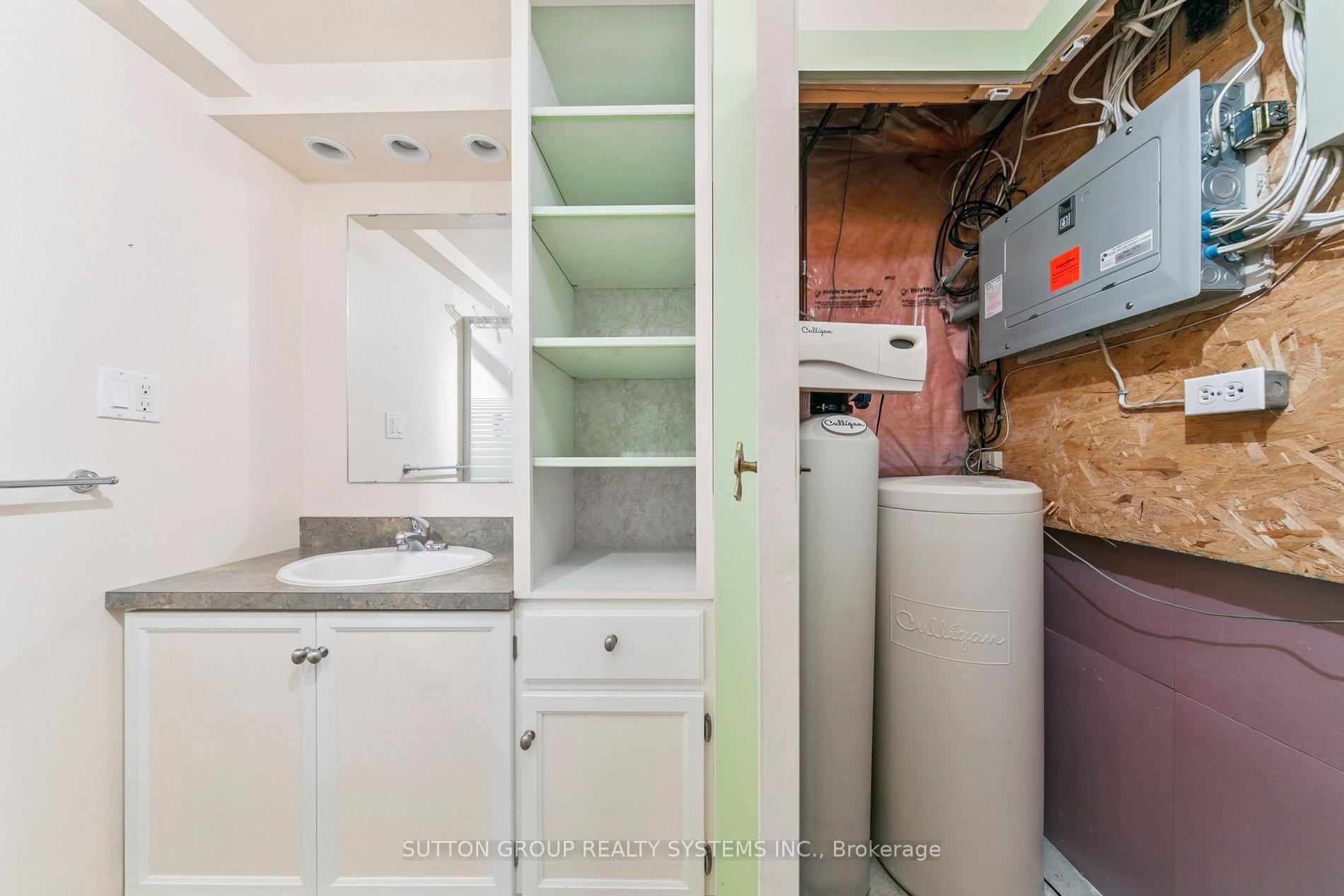 Photo 43 of 57 Foxborough Drive, Hamilton, Ancaster — HOMEH