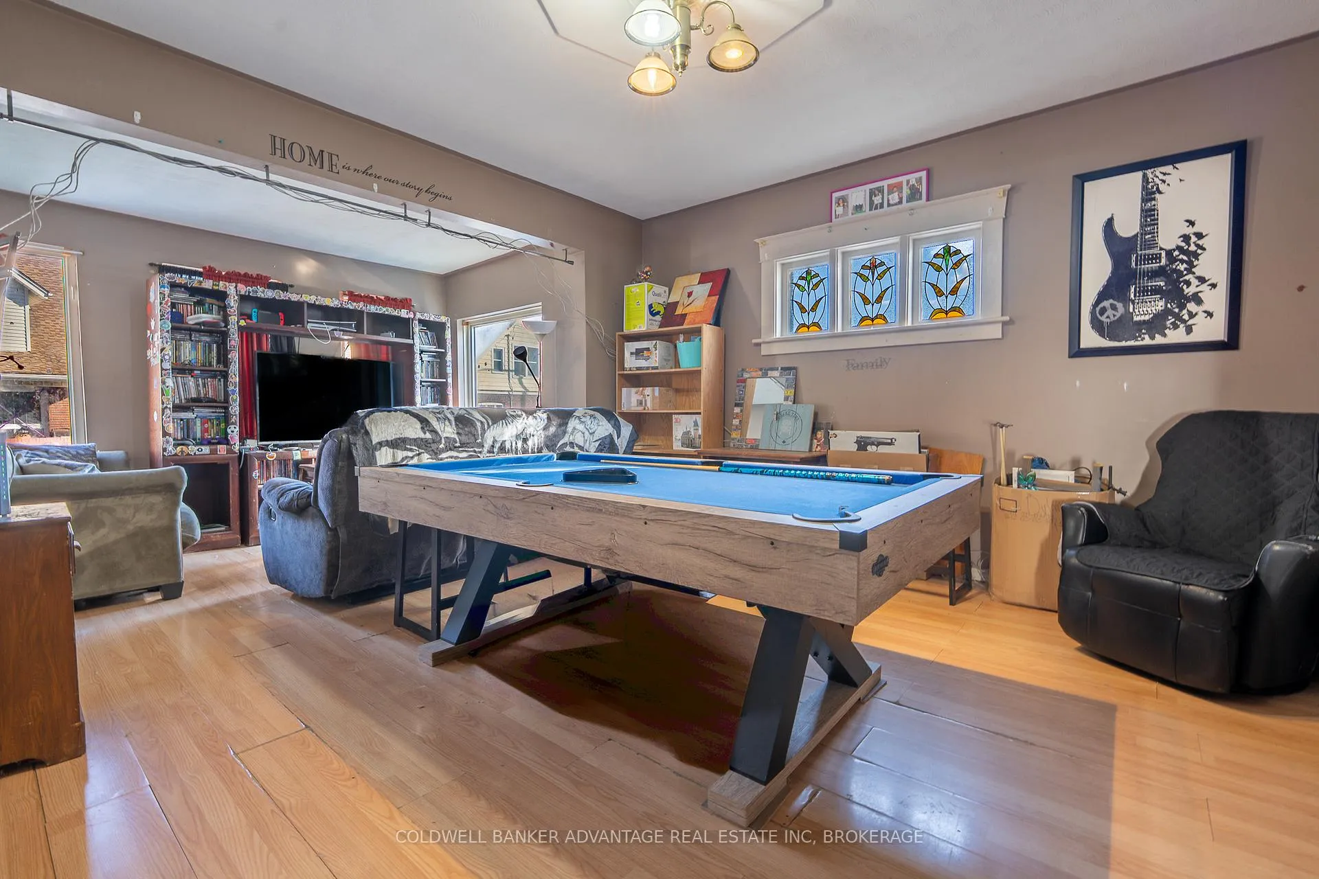 Photo 5 of 4674 Ryerson Crescent, Niagara Falls, Downtown — HOMEH
