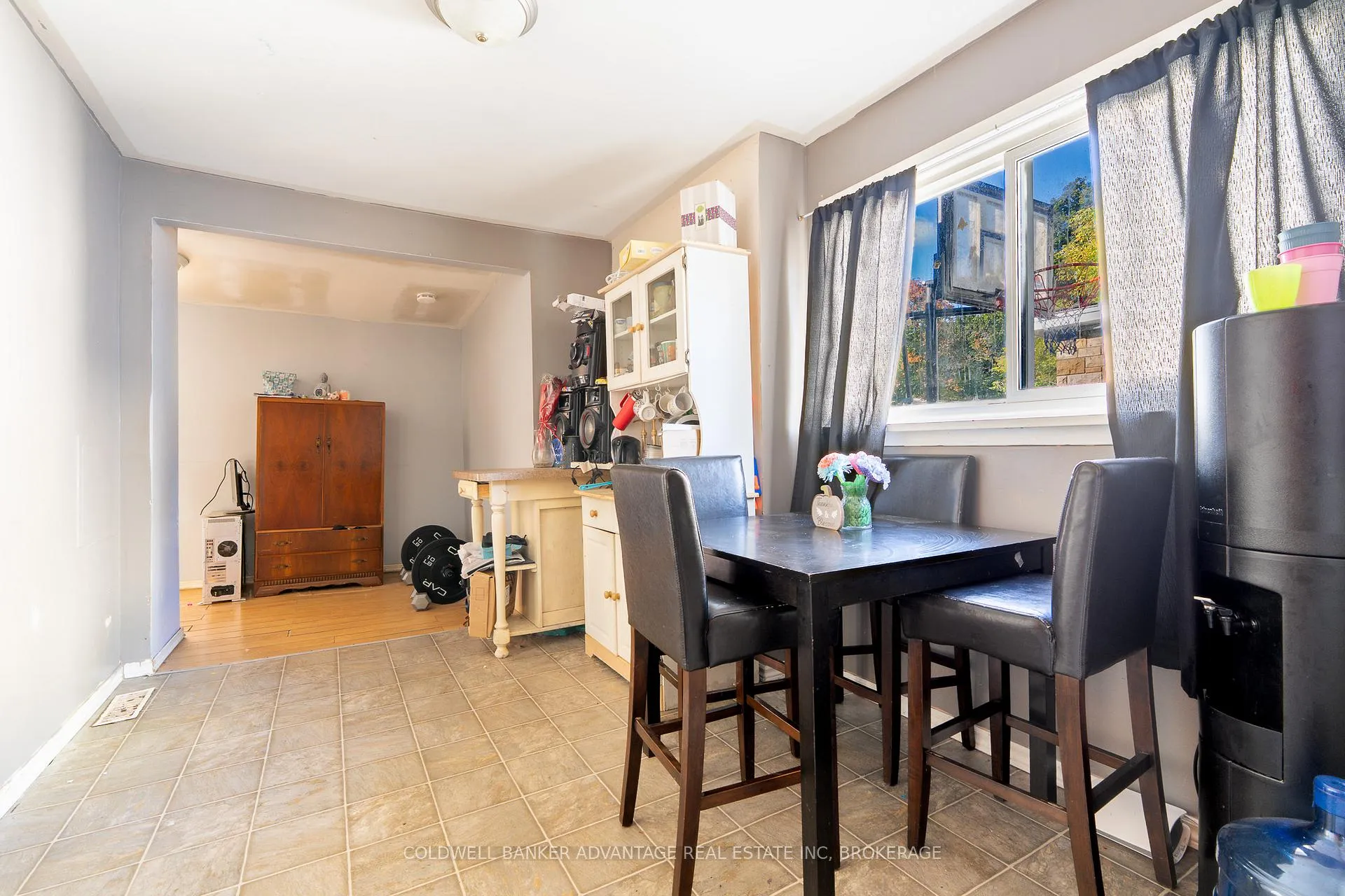 Photo 9 of 4674 Ryerson Crescent, Niagara Falls, Downtown — HOMEH