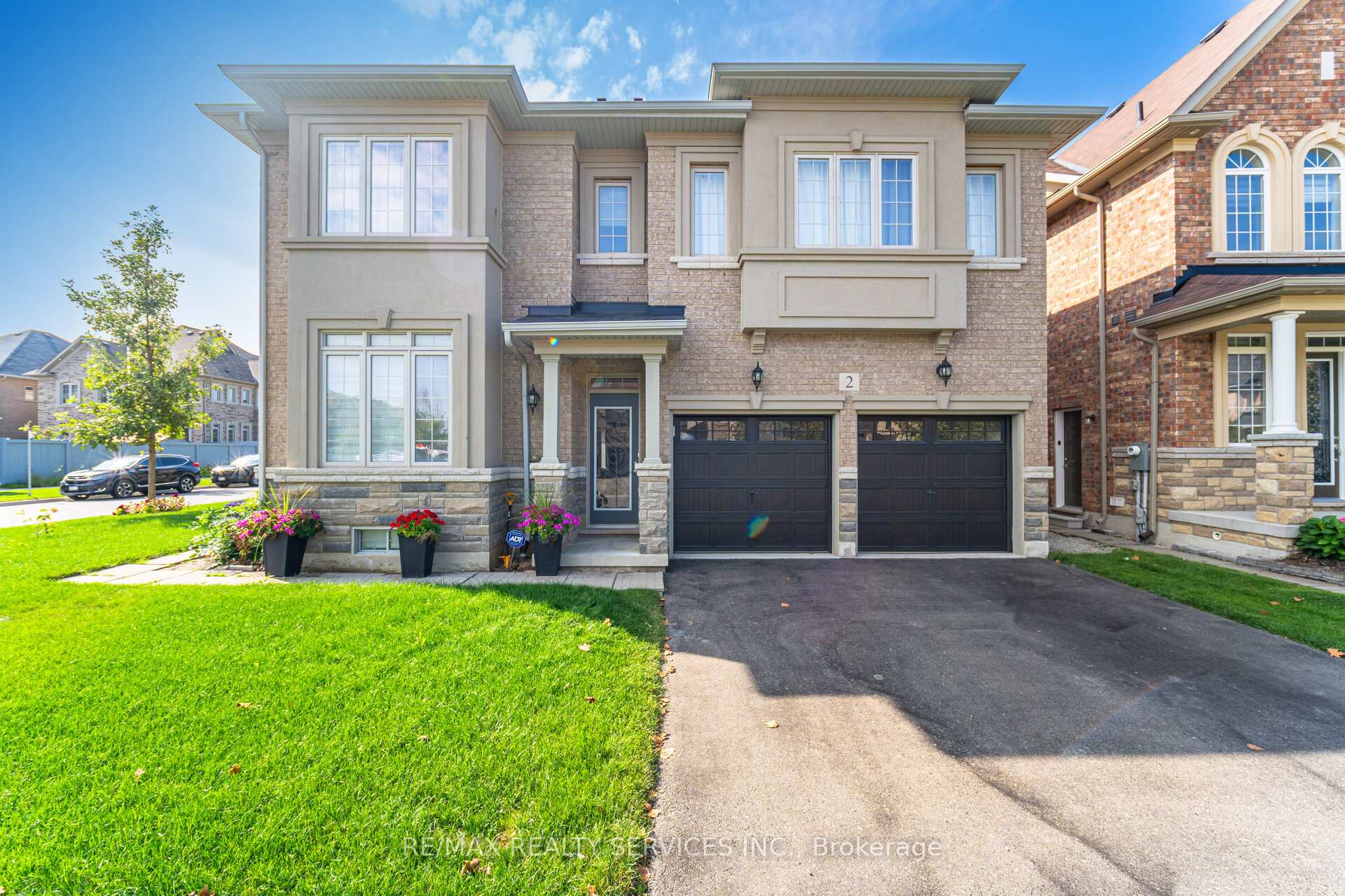 Photo 8 of 2 Magical Road, Brampton, Northwest Brampton — HOMEH