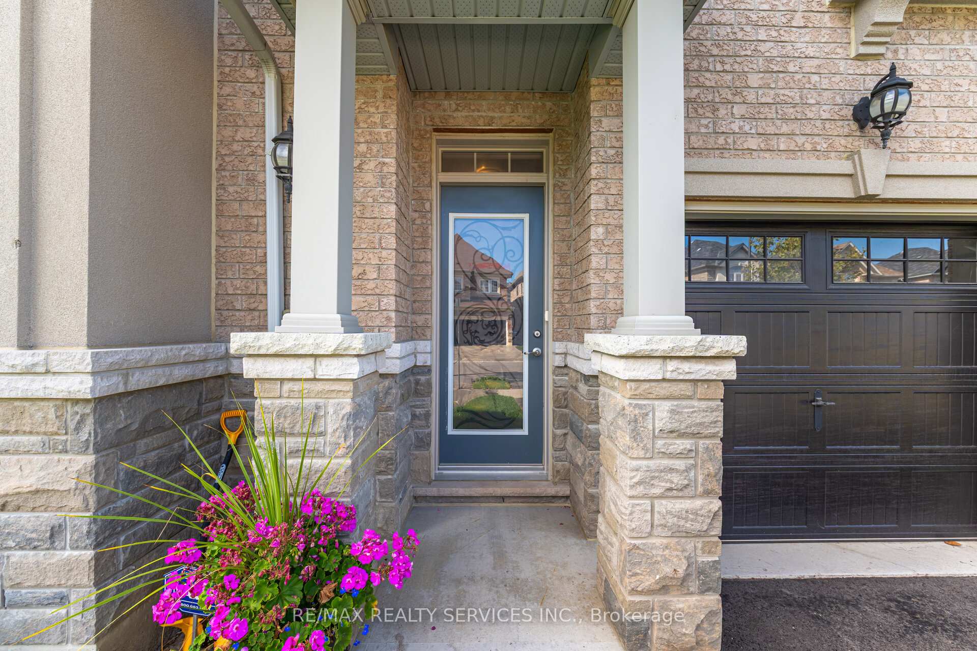 Photo 12 of 2 Magical Road, Brampton, Northwest Brampton — HOMEH