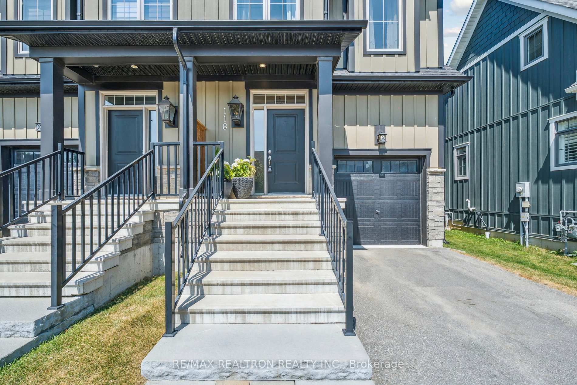 Photo 3 of 118 Red Pine Street, Blue Mountains — HOMEH