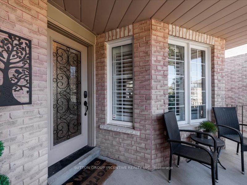 Photo 2 of 36 Stoneybrook Crescent, Barrie, Ardagh — HOMEH