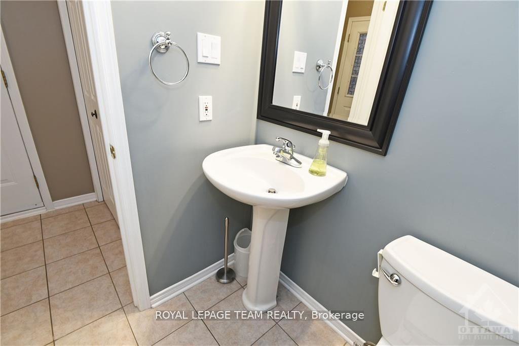 Photo 3 of 951 Goose River Avenue, Ottawa, Riverside South/Gloucester Glen — HOMEH