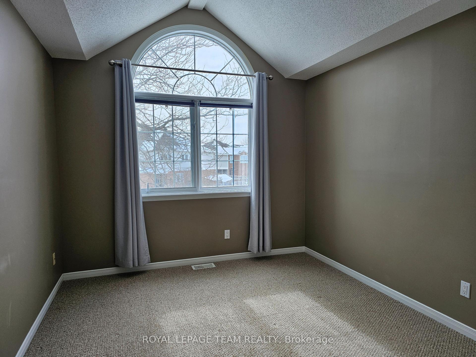 Photo 17 of 951 Goose River Avenue, Ottawa, Riverside South/Gloucester Glen — HOMEH