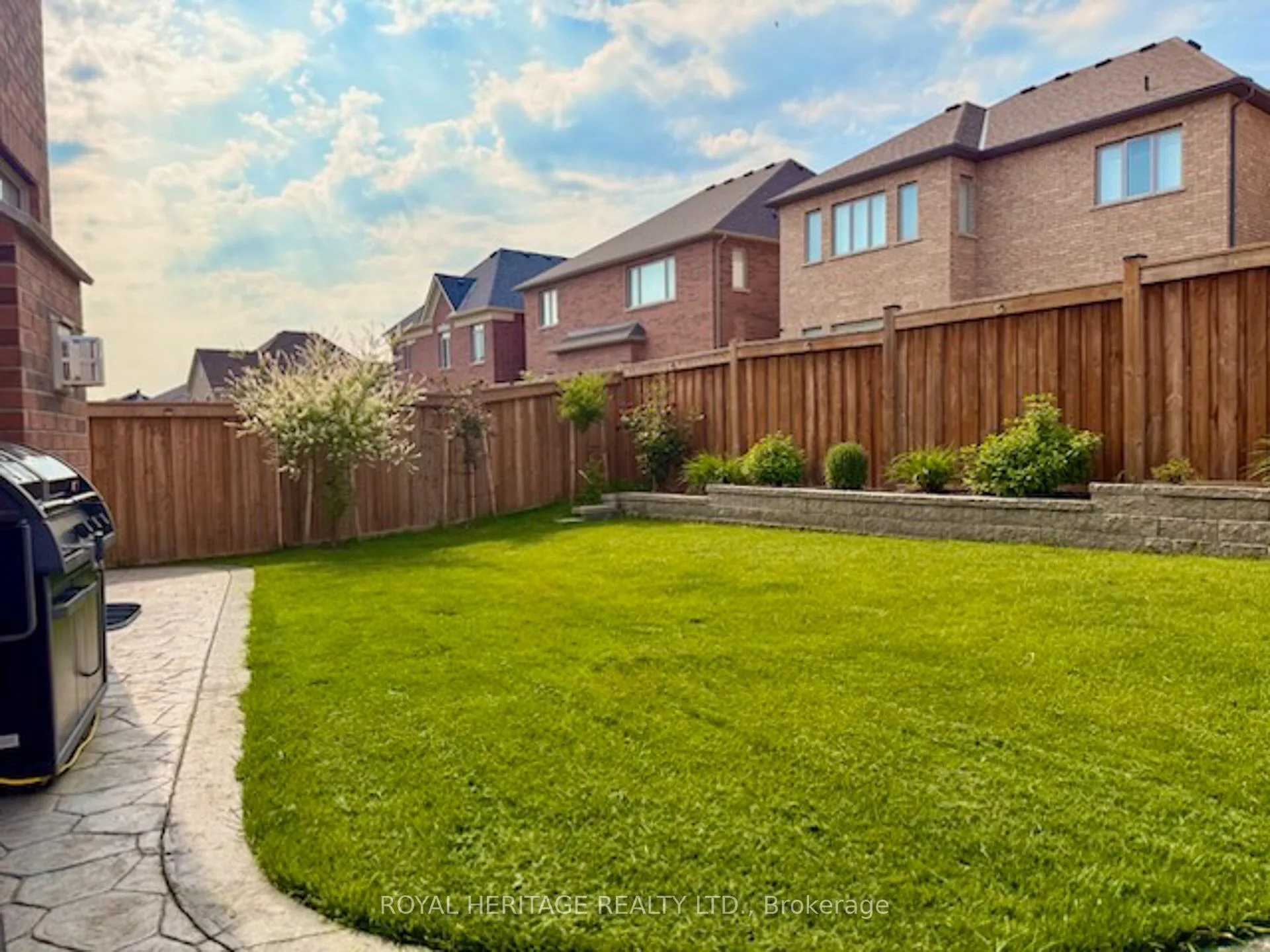Photo 36 of 88 Brabin Circle, Whitby, Rural Whitby — HOMEH